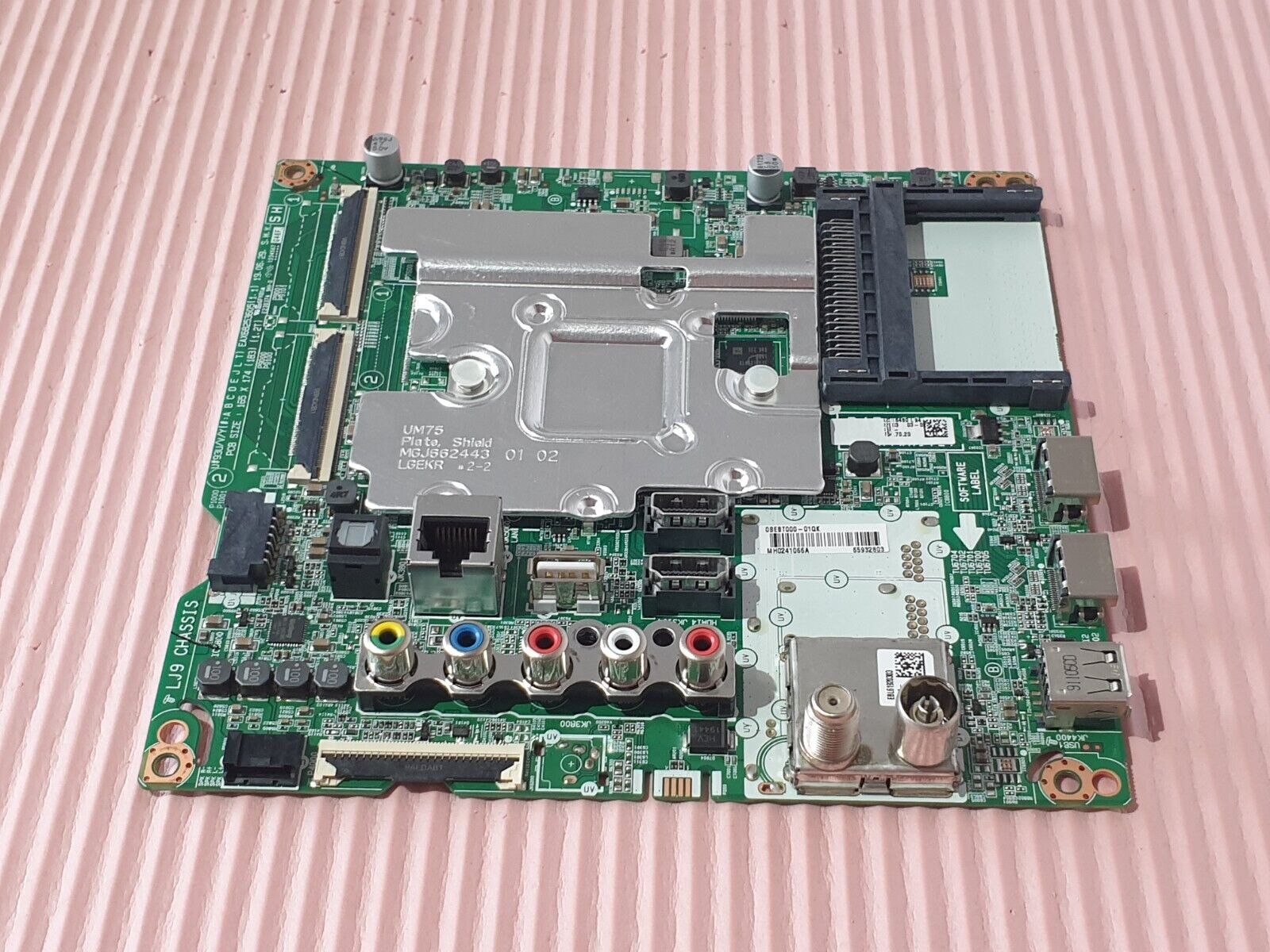 MAIN BOARD MB FR LG 65UM7610PLB TV EAX68253605 (1.1) EBT65932803 SCREEN:HC650DQG - Image 2