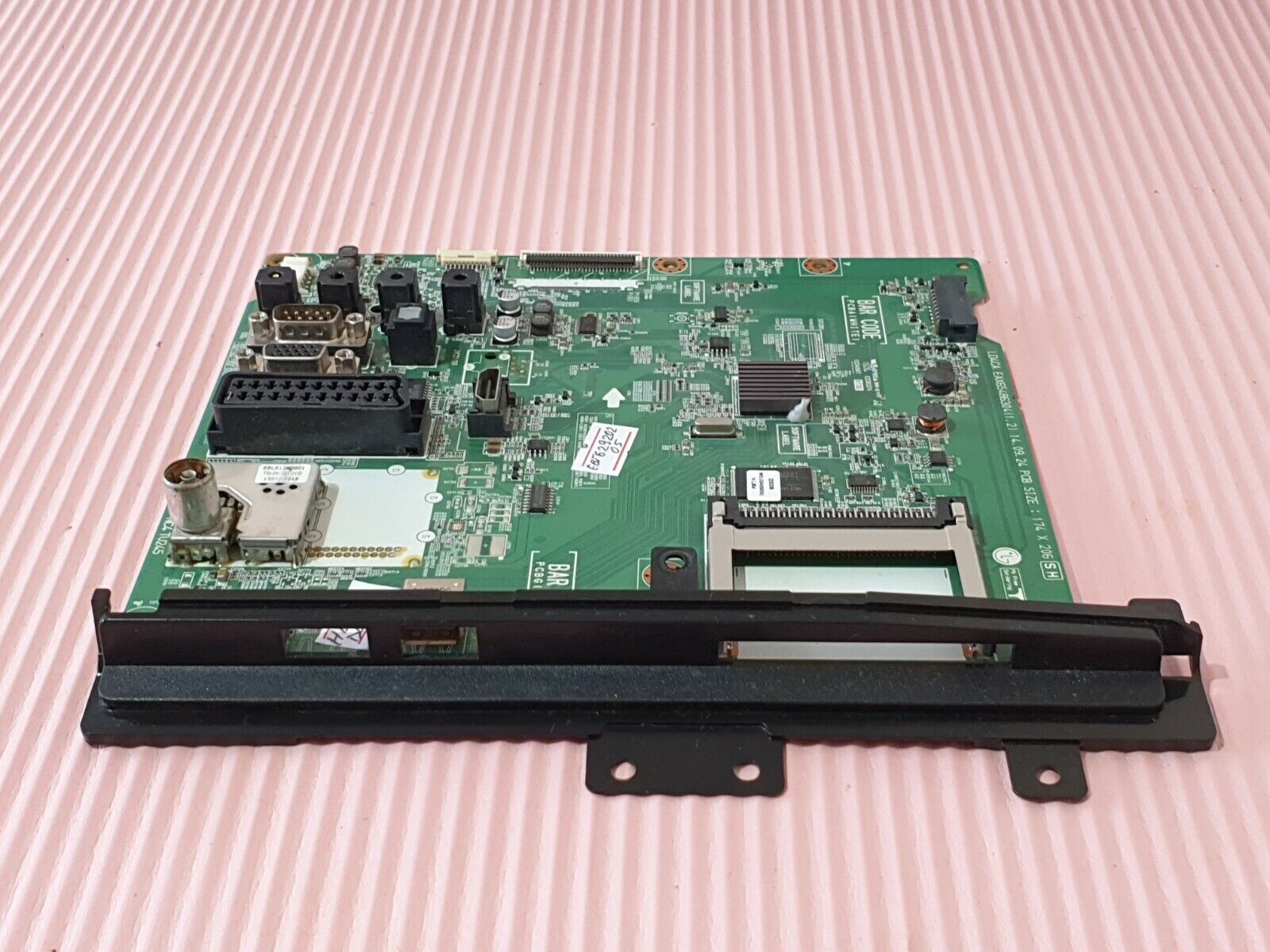 MAIN BOARD MB FOR LG 32LY330C 32" TV EAX65486304 1.2 SCREEN:SHARP 1 HDMI DAMAGED - Image 2