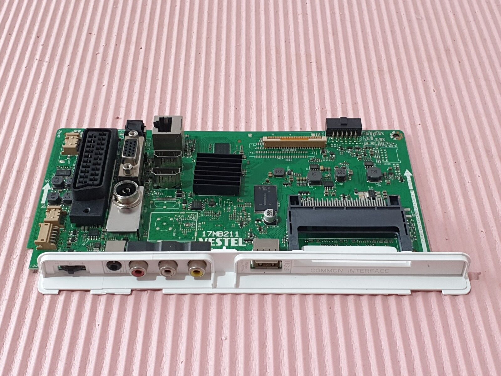 MAIN BOARD MB JVC LT-32C671B LT-32C671 B TV 17MB211 23506748 SCREEN:LSC320AN09