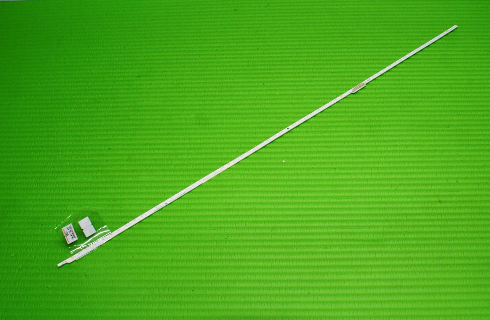 1 x LED BACKLIGHT FOR PANASONIC TX-58EX700B 58" TV 6202B000CQ000 E117098 R-TYPE