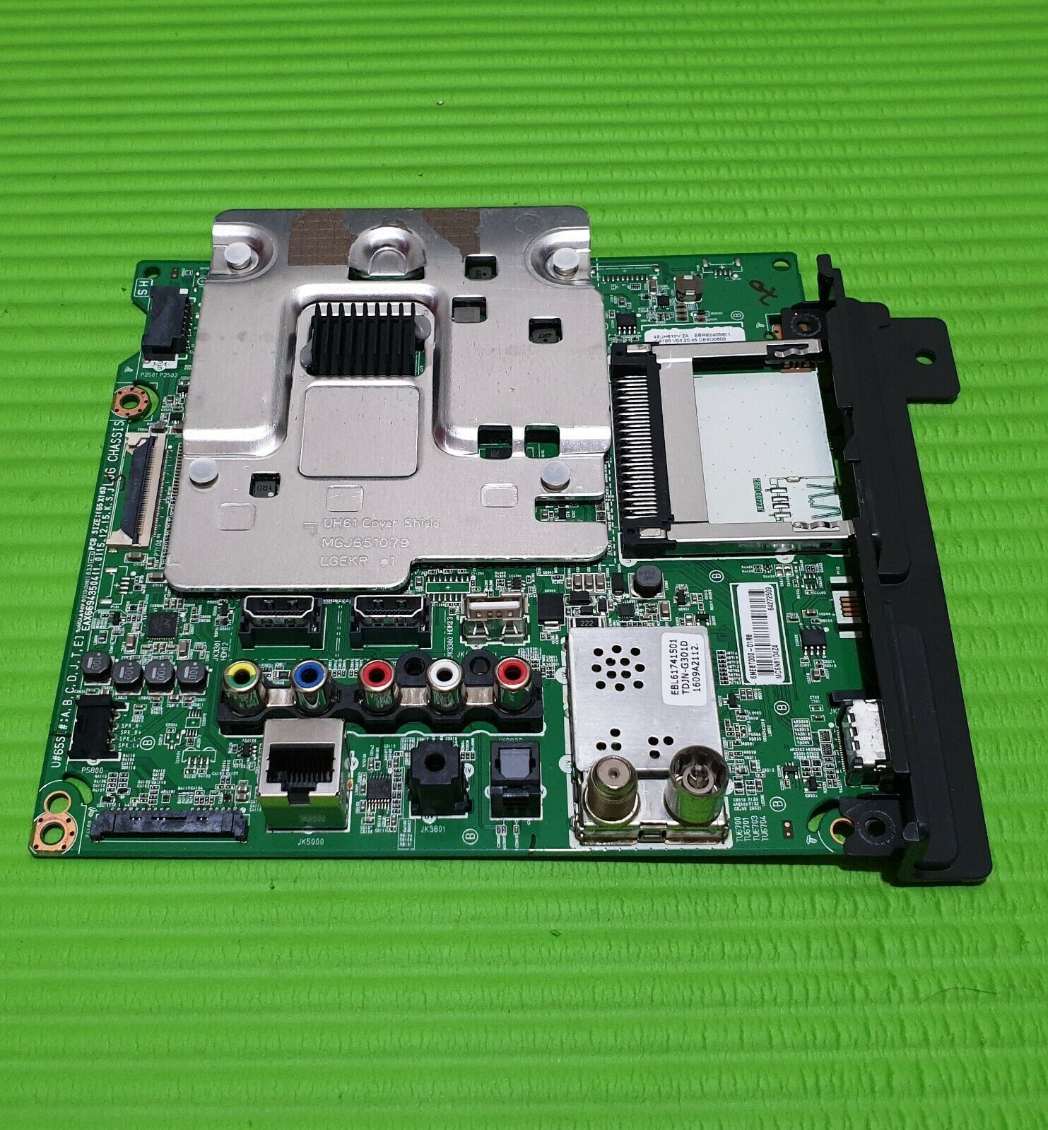 MAIN BOARD MB 43UH620 49UH620V TV EAX66943504 (1.0) EBT64272509 SCREEN:LC490DGE - Image 2
