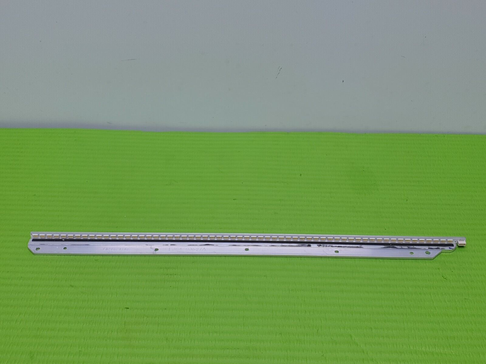 LED BACKLIGHT 32DL934B 32/188G TV SLED 2011SGS32 5630N2 60 REV1.0 LJ64-03597A