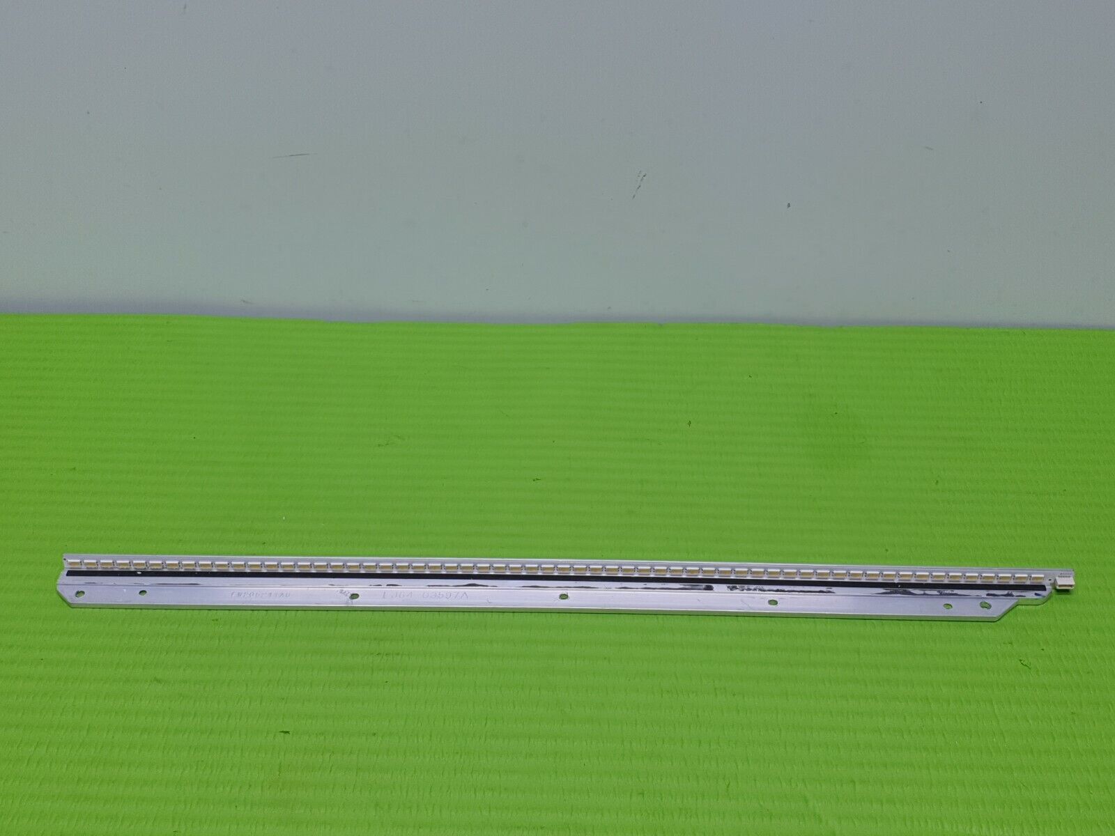 LED BACKLIGHT 32DL934B 32/188G TV SLED 2011SGS32 5630N2 60 REV1.0 LJ64-03597A - Image 3