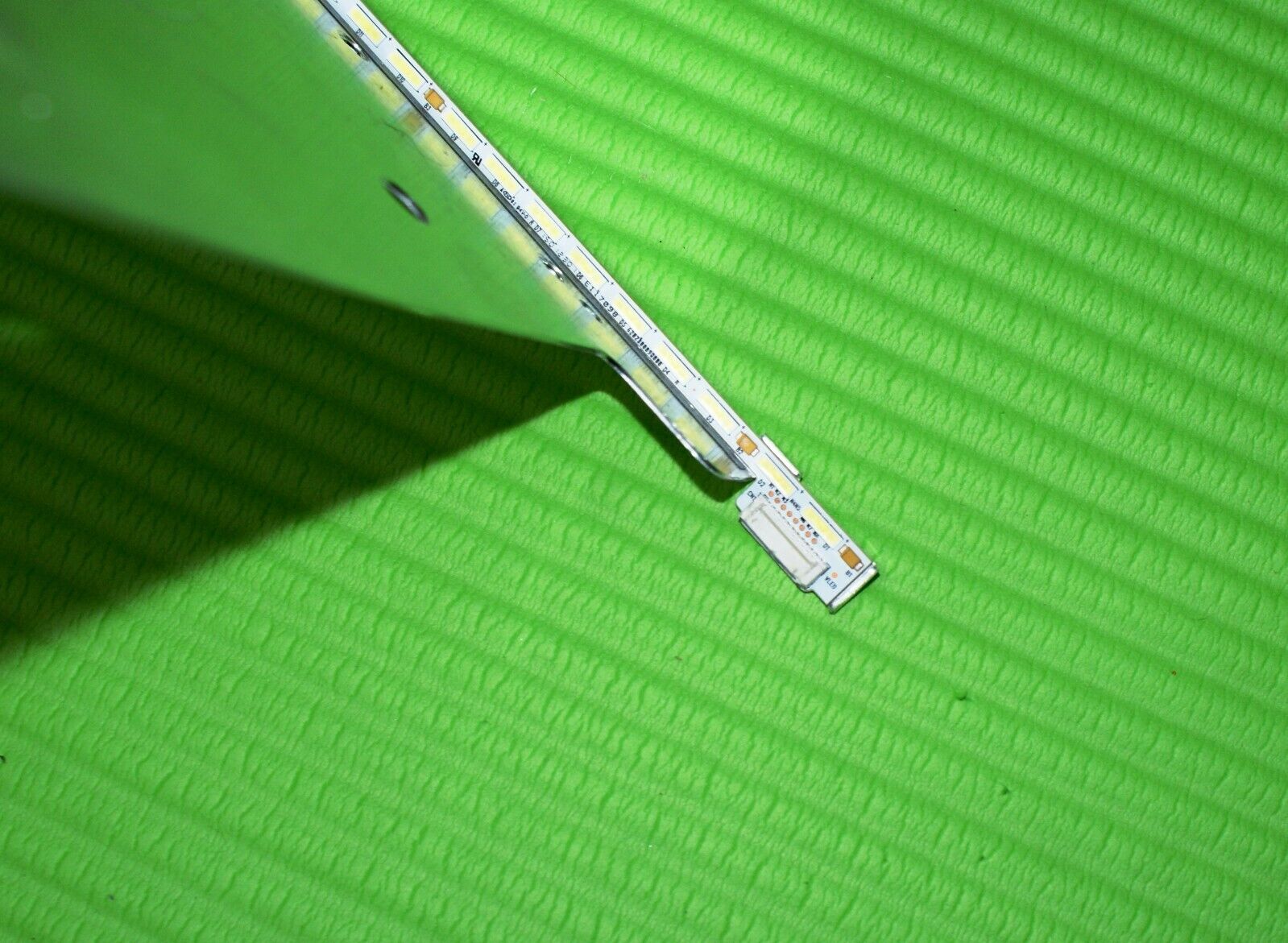 LED BACKLIGHT STRIP FOR TX-40CS520B 40" TV V400HK7-LS6-TREM01 M0008V1N31A5270C - Image 2