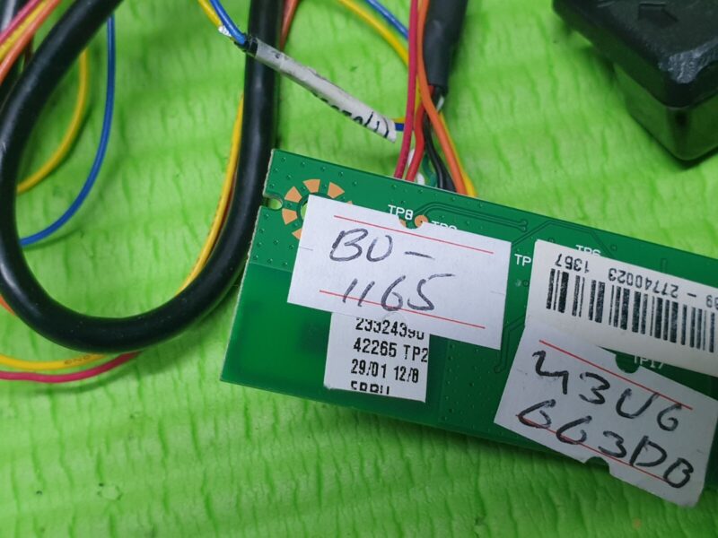 POWER SWITCH CONTROL BUTTON IR SENSOR WIFI UNIT TOSHIBA 43U6663DB LED TV 17WFM07 - Image 3