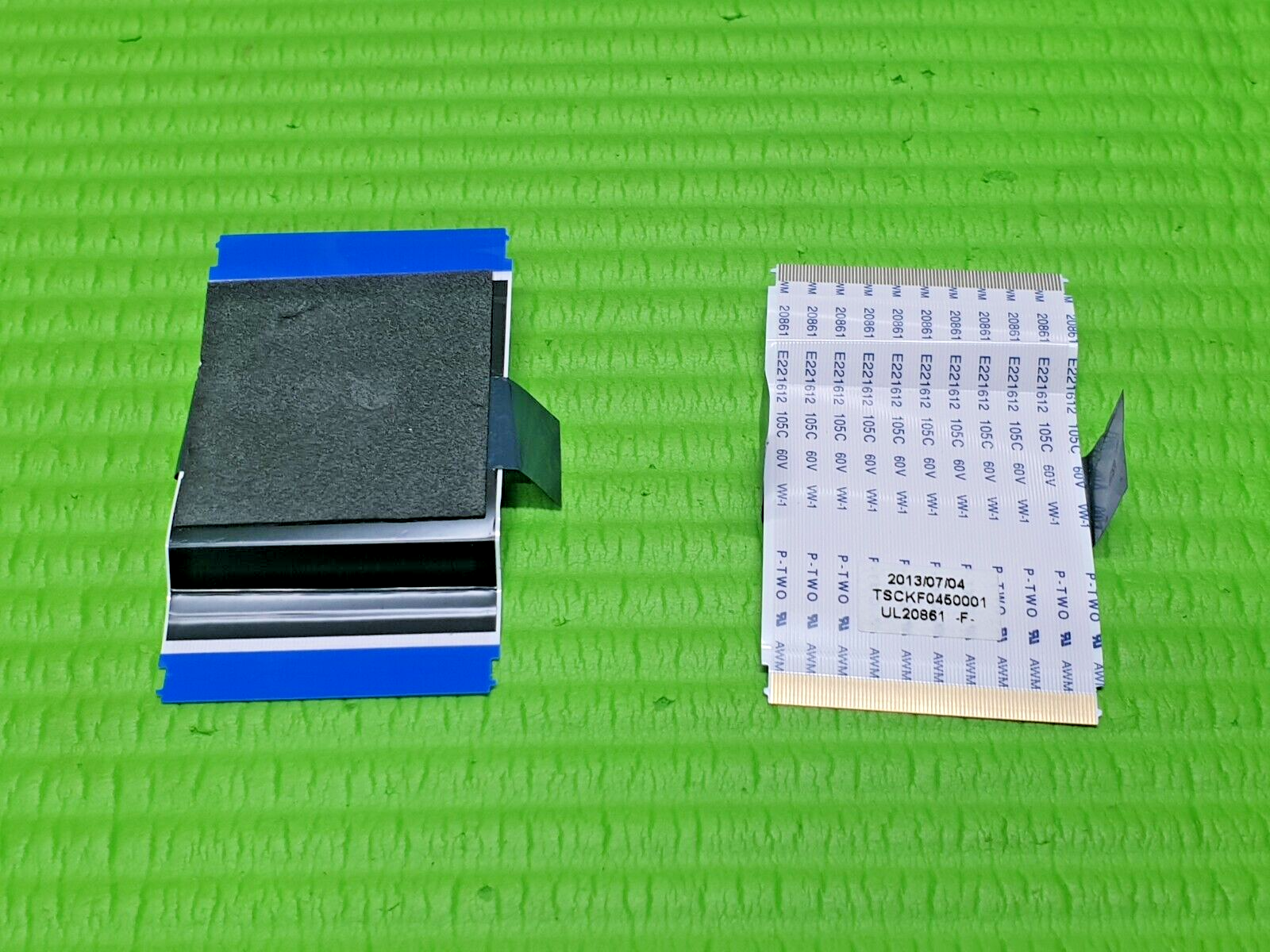 FLAT RIBBON CABLE FROM TCON LVDS BOARD TO SCREEN PANASONIC TX-L47WT65B 47" TV