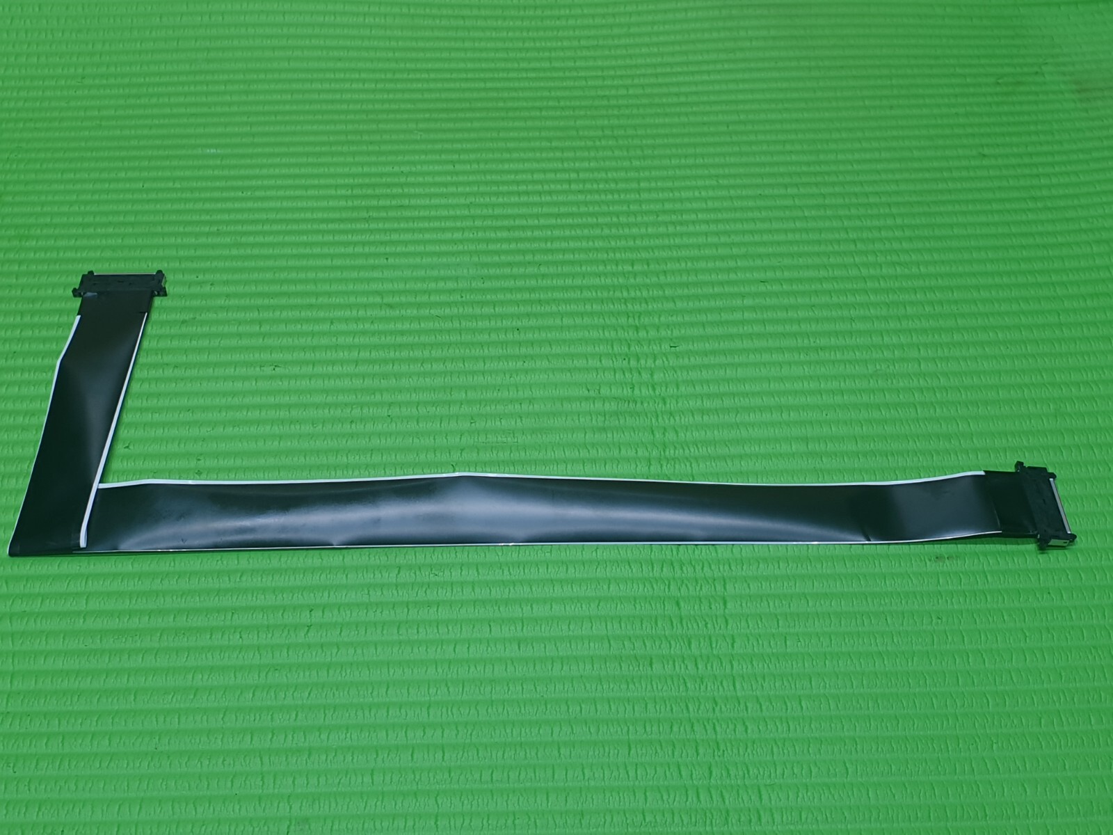 FLAT RIBBON CABLE FROM TCON LVDS BOARD TO MAIN BOARD FOR HISENSE H65N5750UK TV - Image 3