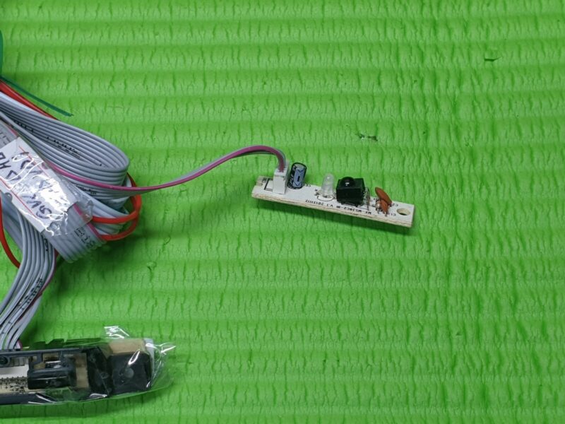 IR REMOTE CONTROL SENSOR UNIT&POWER BUTTON FOR GOODMANS GVLEDHD39DVDI 39" LED TV - Image 4