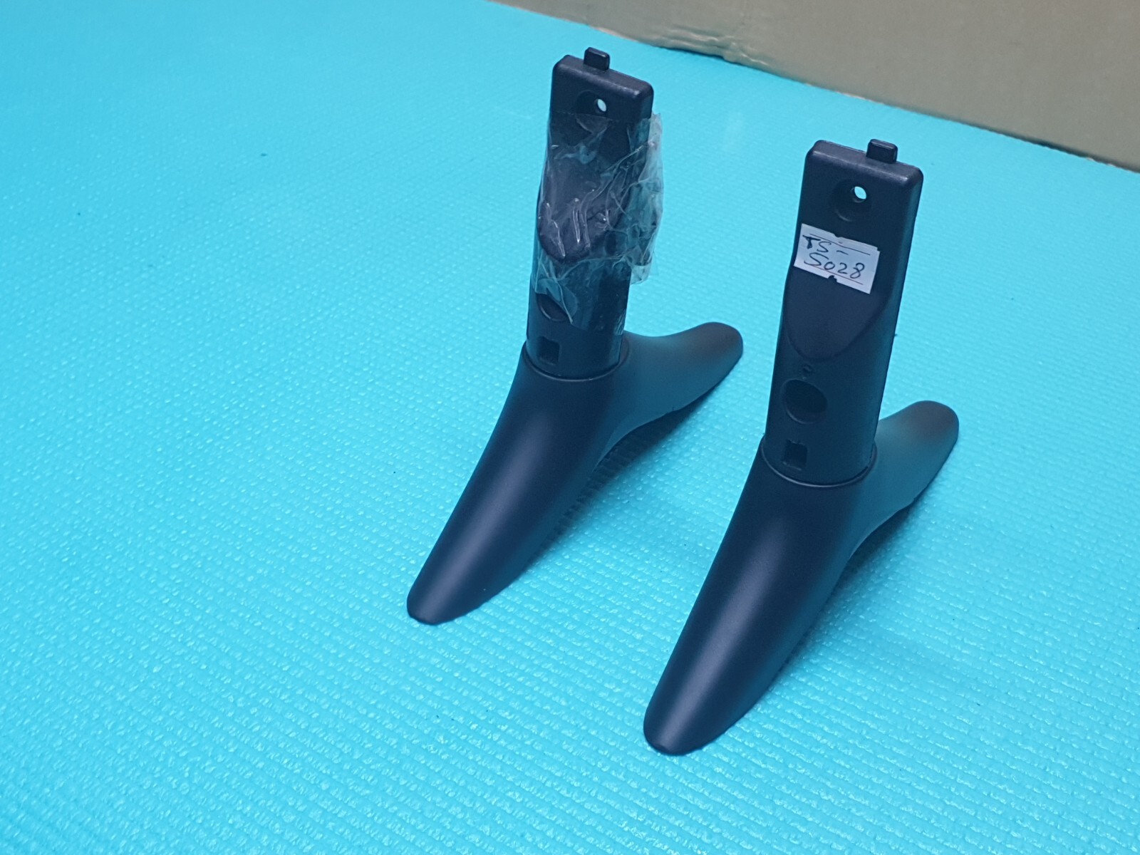 TABLETOP STAND BASE LEGS JTC0132005B JT0132005B/01 JTC132006 LUX0132007 32" TV - Image 4