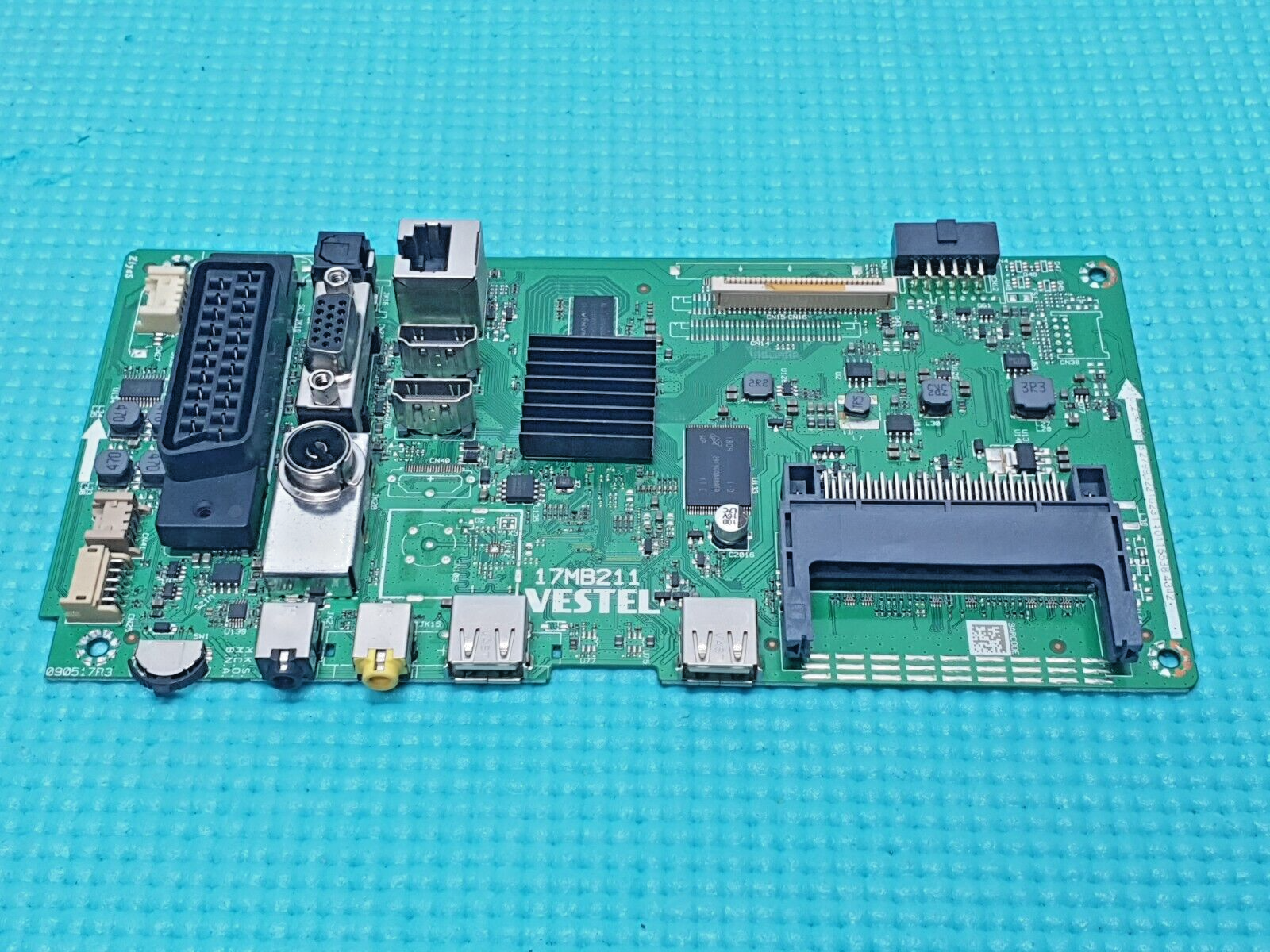 MAIN BOARD MB HITACHI 32HB16T61U A TV VESTLE 17MB211 23476918 SCREEN:LSF320AN09 - Image 2