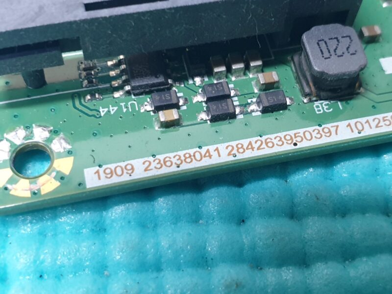 MAIN AV BOARD MB TOSHIBA 32WL2A63DB 32" TV 17MB211S 23638041 SCREEN:PT320AT02 - Image 3