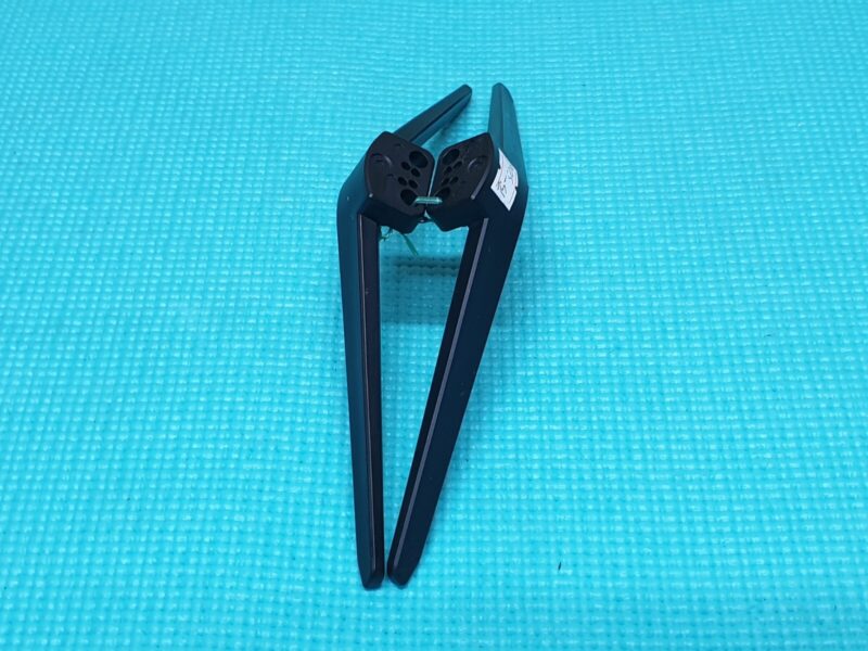 ORIGINAL TABLETOP STAND LEGS FOR TCL 50P8M 50P635K 55P635K TV 68-623710