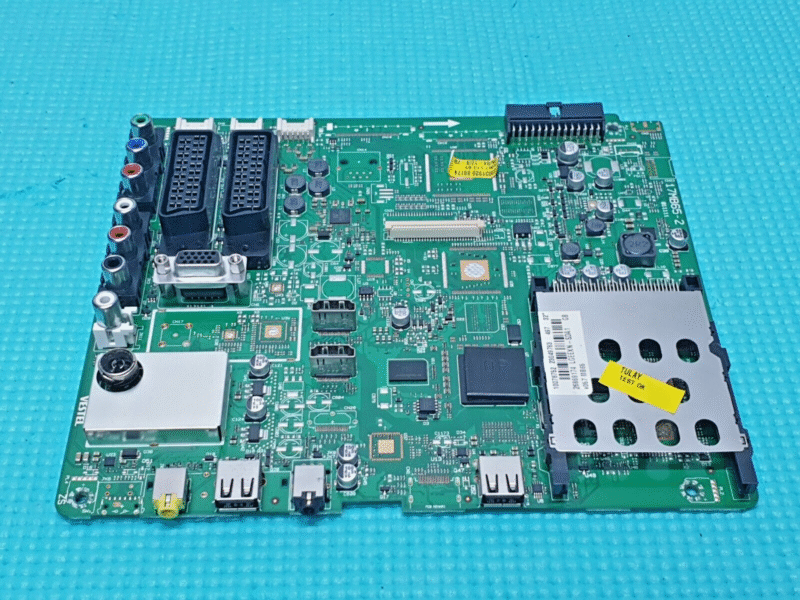 MAIN AV BOARD MB POLAROID P32LED12 TV 17MB65-2 23049783 23031920 SCREEN:LC320EXN - Image 2