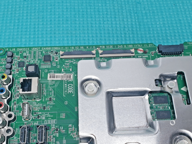 MAIN BOARD MB LG 49SK8100PLA TV EAX68103804(1.0) EBT65297605 SCREEN:LC490EQG - Image 2