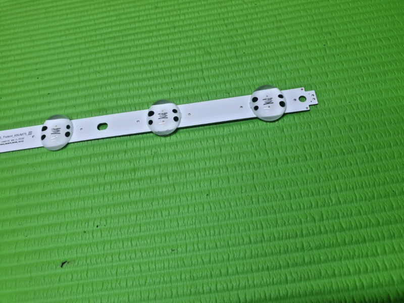 1 x LED BACK LIGHT STRIP 65UM7520 65UM7650 65UM7510 TV SSC_Y19_TRIDENT_65UM75_S - Image 2