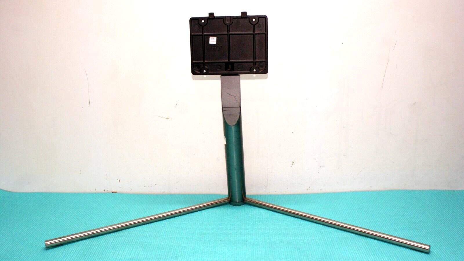 ORIGINAL TABLETOP BASE STAND SAMSUNG QE55Q7FAMT QE65Q7 TVs + SCREWS BN61-14490X - Image 3