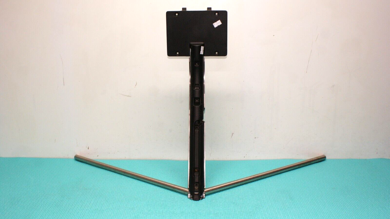 ORIGINAL TABLETOP BASE STAND SAMSUNG QE55Q7FAMT QE65Q7 TVs + SCREWS BN61-14490X - Image 4