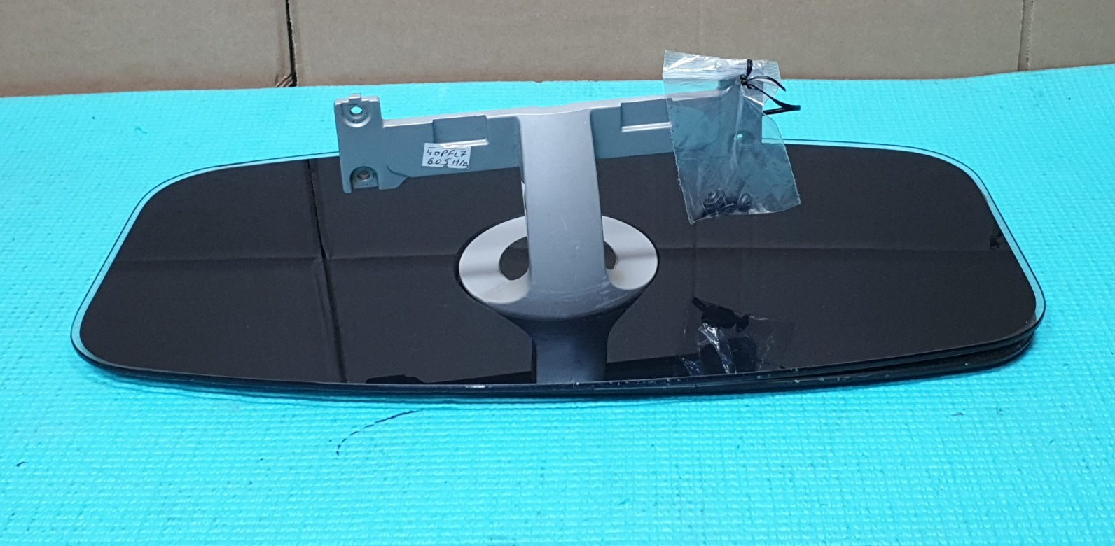 TABLETOP BASE STAND FOR PHILIPS 40PFL7605H/05 40PFL7605H 40PTL8605D/78 + SCREWS - Image 2