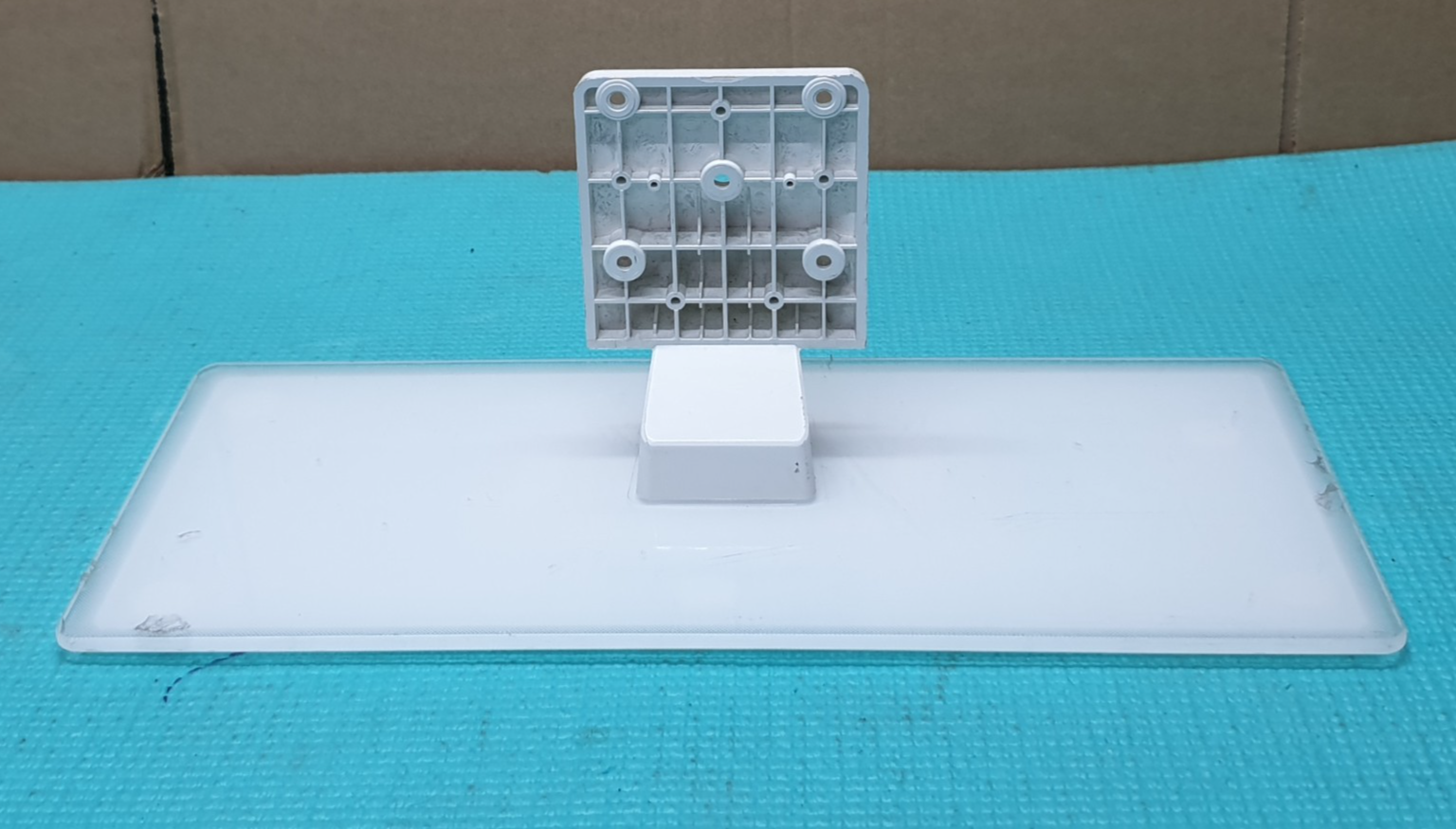 TABLETOP WHITE STAND BLAUPUNKT 32/148i 32/1481 BLA-32/148I-GB-5B2-HBKU-EU TV