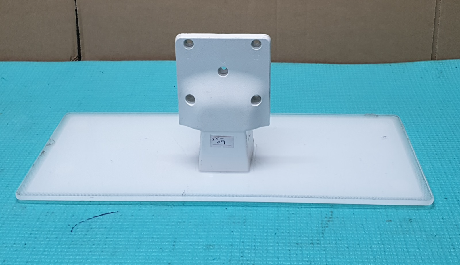 TABLETOP WHITE STAND BLAUPUNKT 32/148i 32/1481 BLA-32/148I-GB-5B2-HBKU-EU TV - Image 2