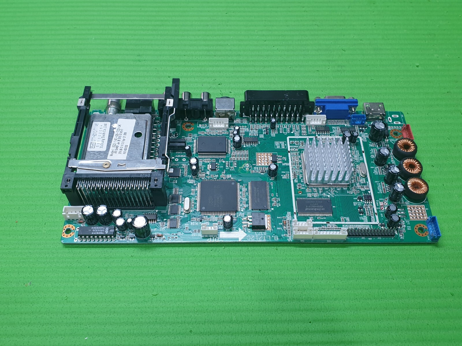 MAIN AV BOARD MB TECHNIKA X22/14C-GB-TCD-UK LED TV BLT712C 8373 SCREEN:LTM220W01 - Image 3