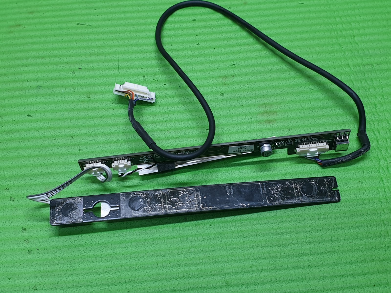 POWER SWITCH CONTROL KEY BUTTON UNIT IR SENSOR FOR SAMSUNG UE32B7000 32" LED TV - Image 4