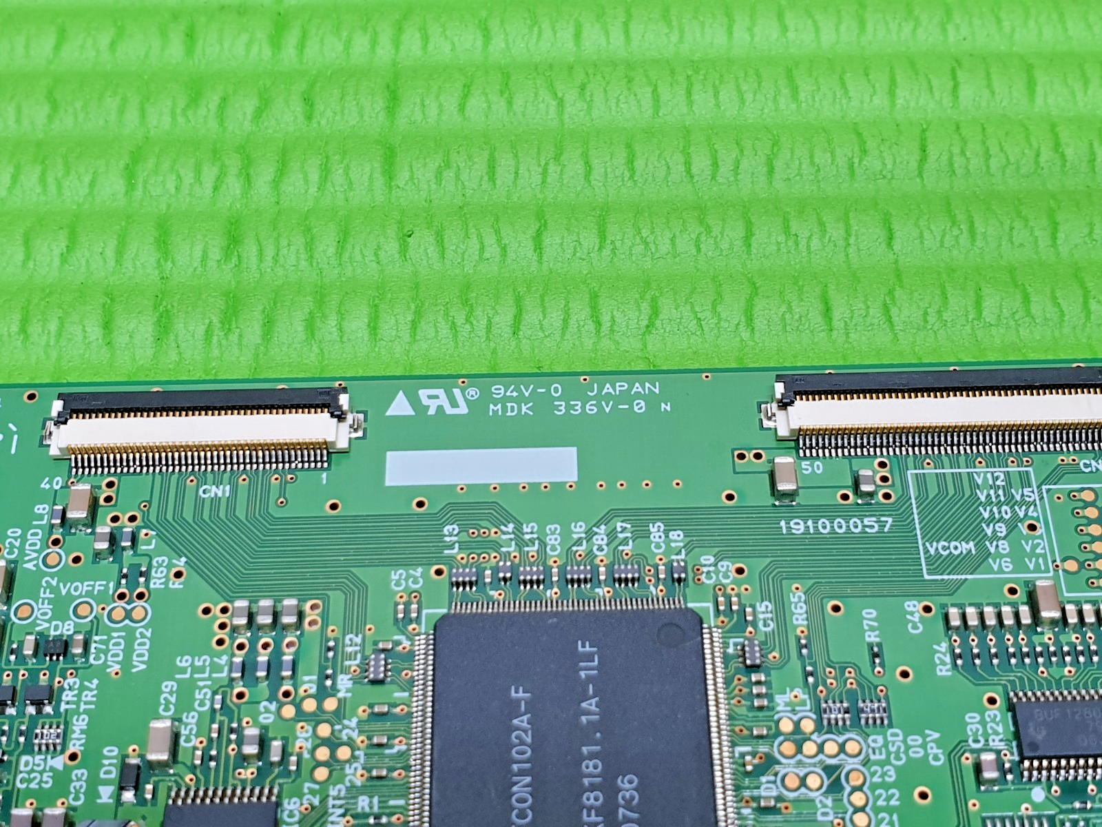 TCON LVDS BOARD FOR TOSHIBA 32AV505D 32" LED TV 19100057 MDK 336V-0 - Image 2