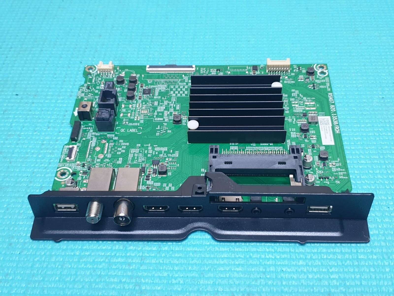 MAIN AV BOARD MB HISENSE 65E6NTUK 65" LED TV RSAG7.820.13538.ROH SCREEN:HV650QUB