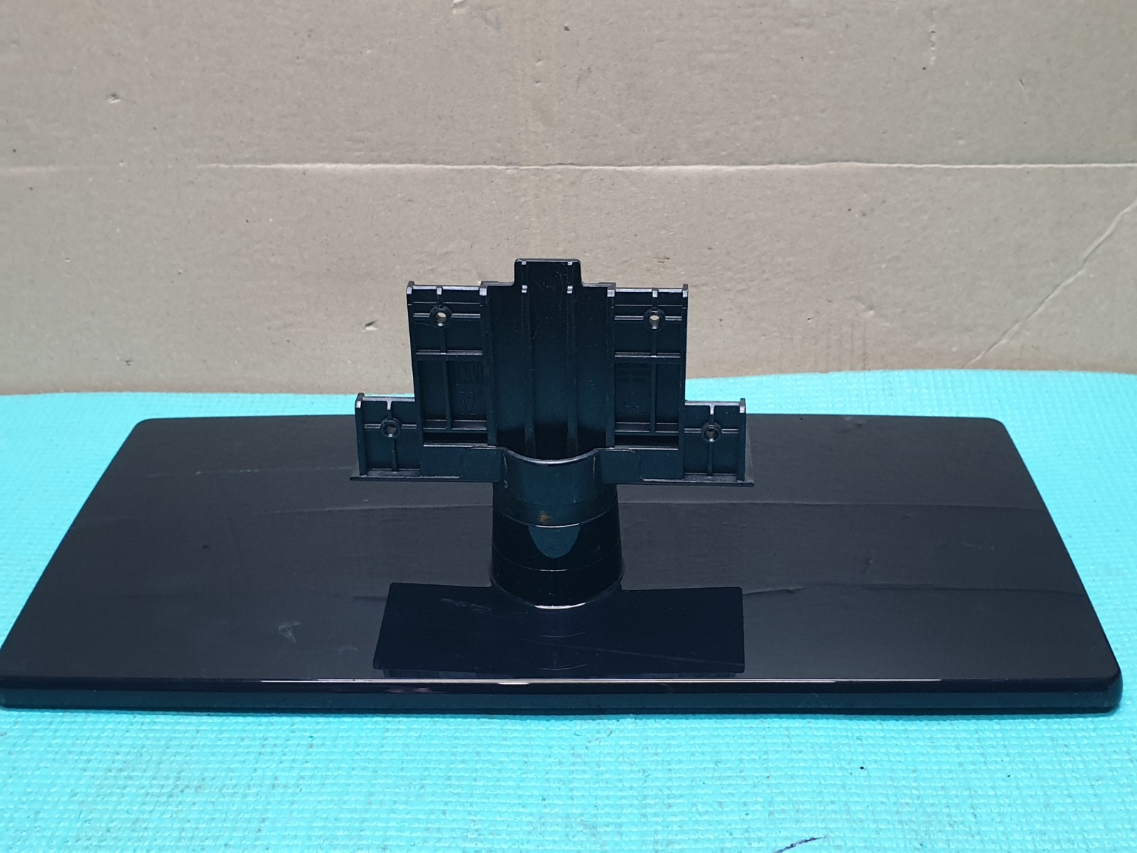 BASE STAND SAMSUNG LE32C450E1W LE32D450G1W LE32C530F1W TV + SCREWS BN61-06020X