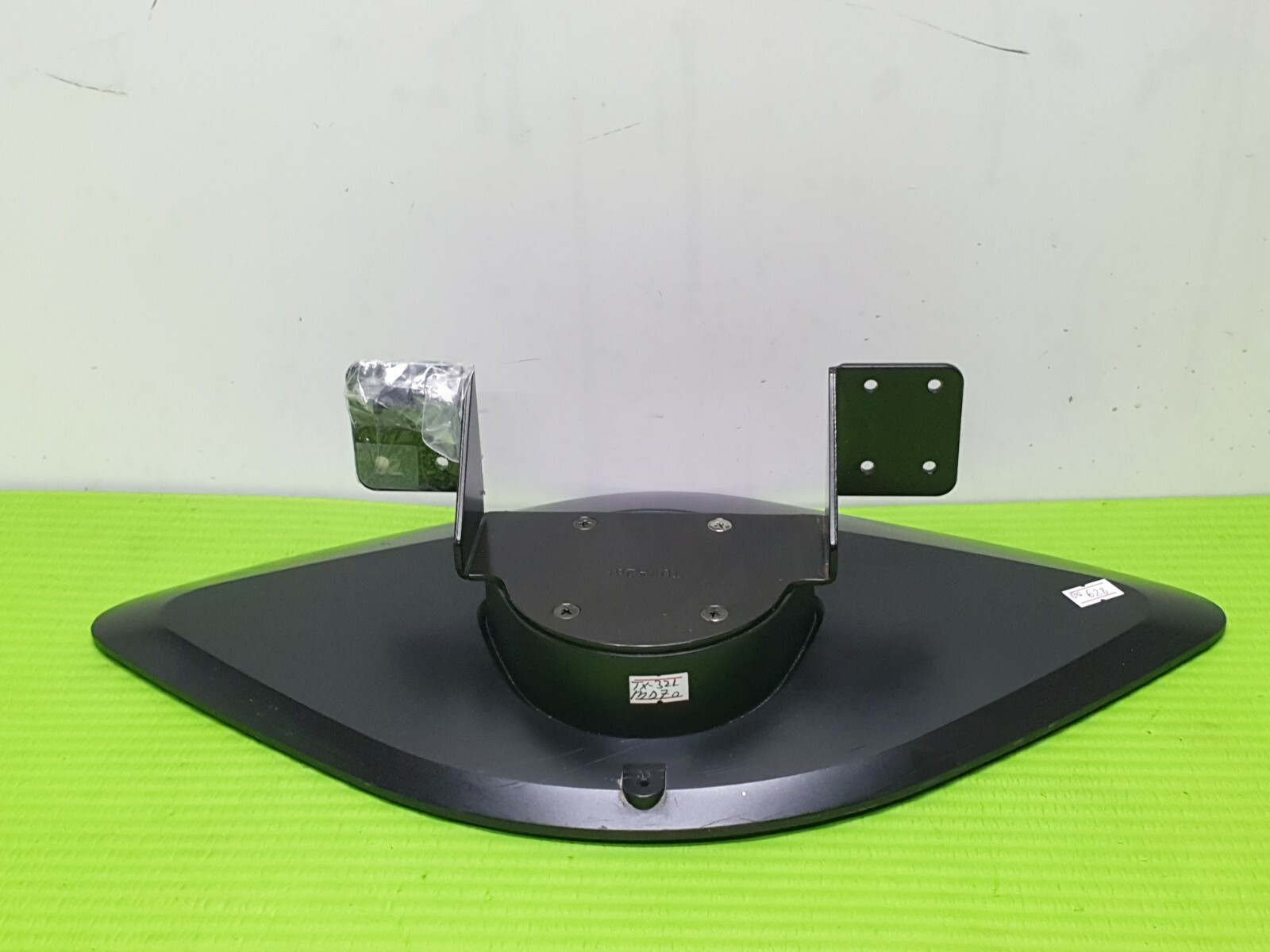 BASE STAND TX-26LMD70 TX-26LMD70A TX-32LXD70 TX-32LMD70A TX-32LXD700 TV TUXA261 - Image 2
