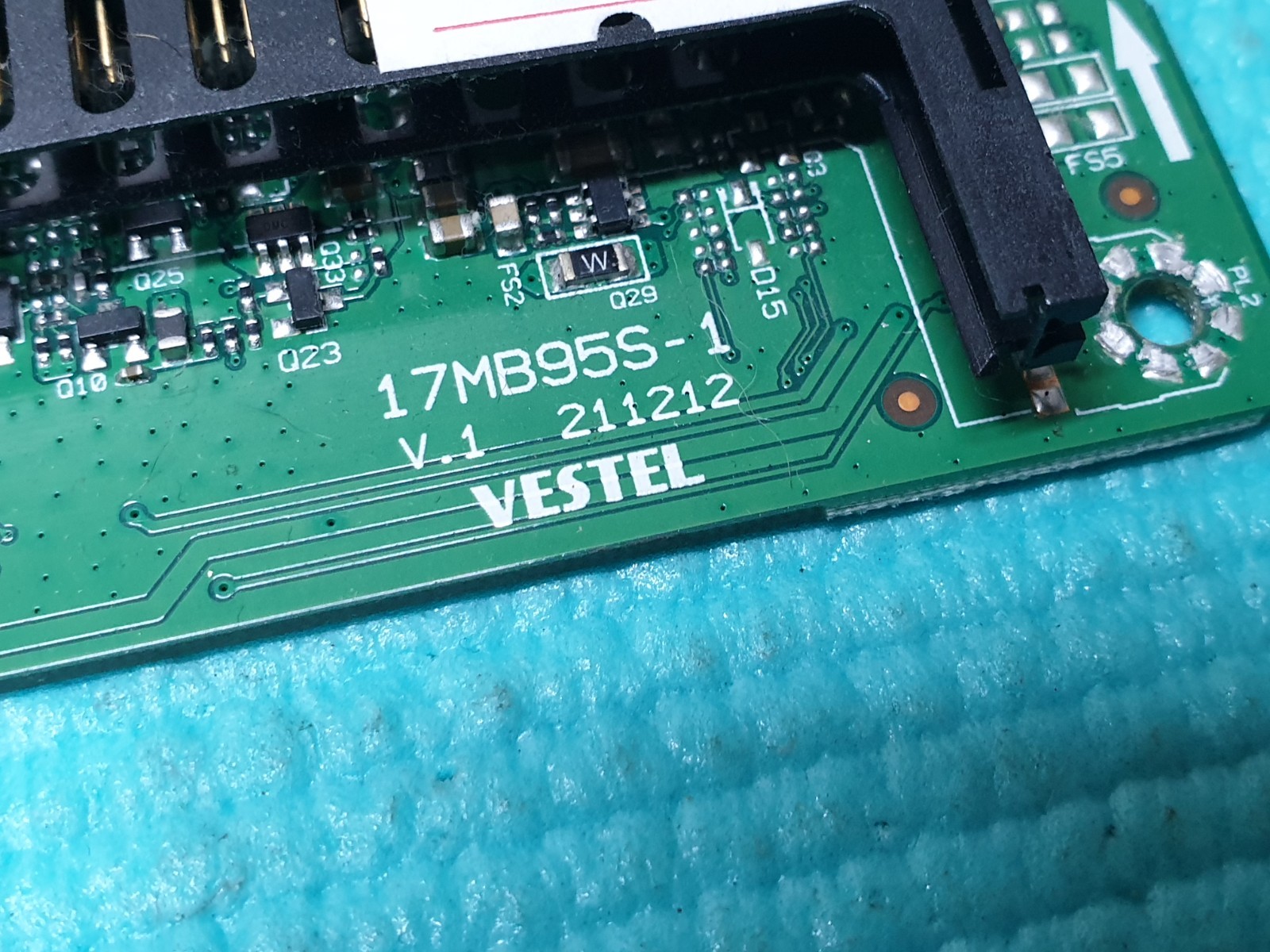 MAIN AV BOARD MB BUSH LED40127FHDCNTD TV 17MB95S-1 23164325 SCREEN:LSC400HM08 - Image 2