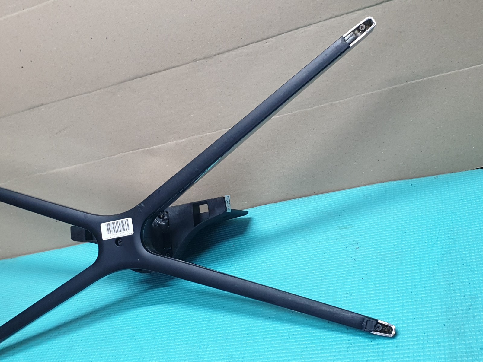 BASE STAND FR UE39F5300 UE46F5300 UE46F6800SB UE46F6670 TVs + SCREWS BN61-08823X - Image 7