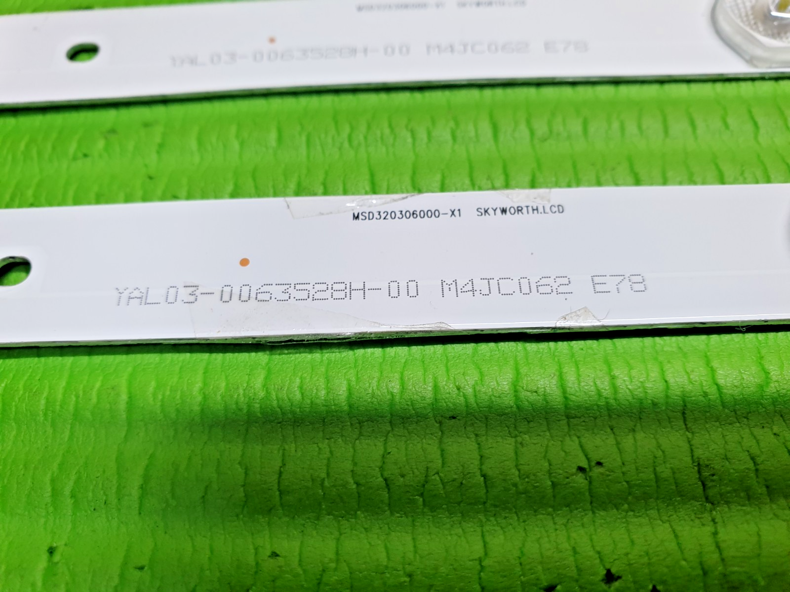 FULL LED BACK LIGHT SET FOR CELLO C32227F-LED 32" TV YAL03-0063528H-00 M4JC062 - Image 2