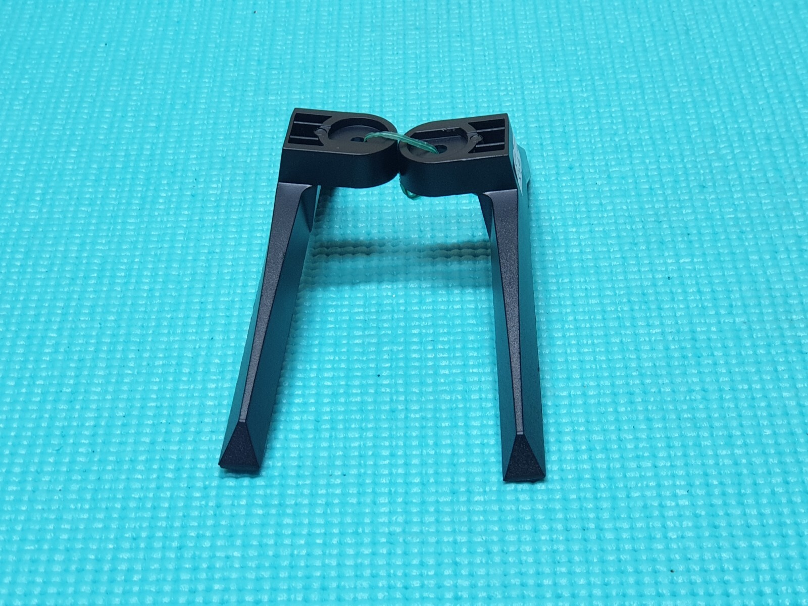 FEET STAND WITH SCREWS JVC LT-32C700 POLAROID P32FPA0119A P32FPA2031A LED TV BLK