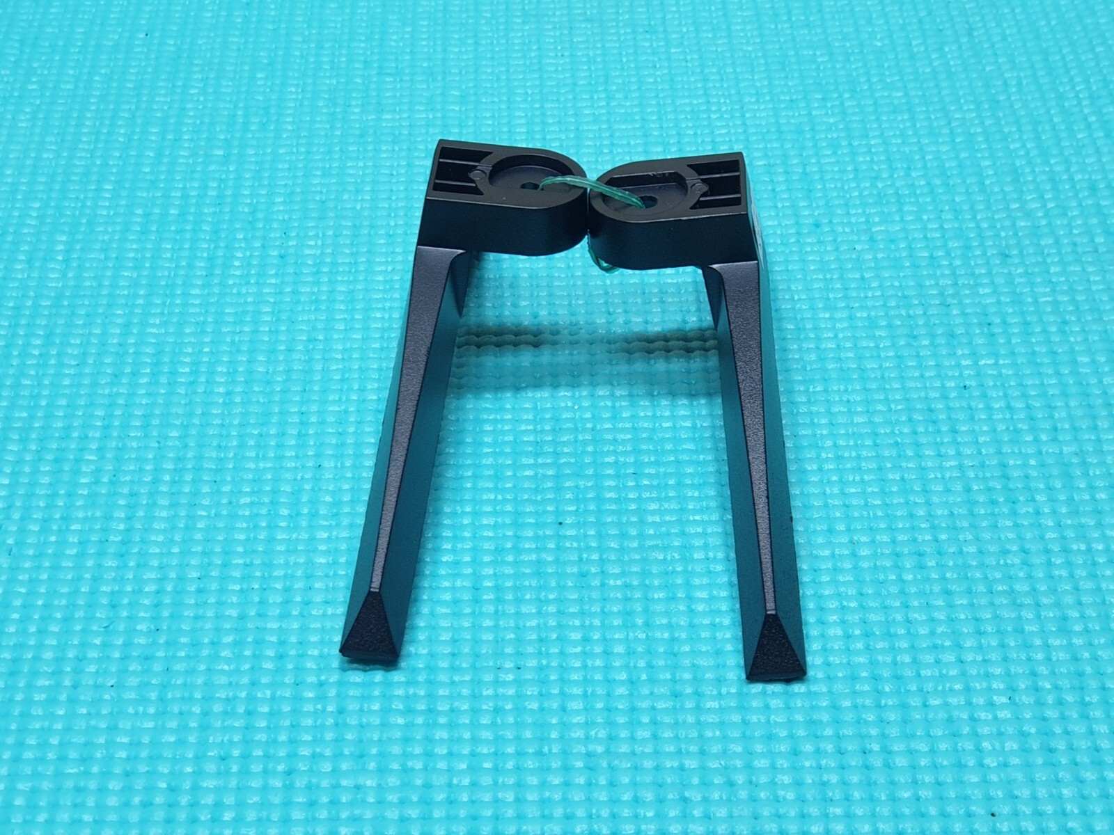 FEET STAND WITH SCREWS JVC LT-32C700 POLAROID P32FPA0119A P32FPA2031A LED TV BLK - Image 2