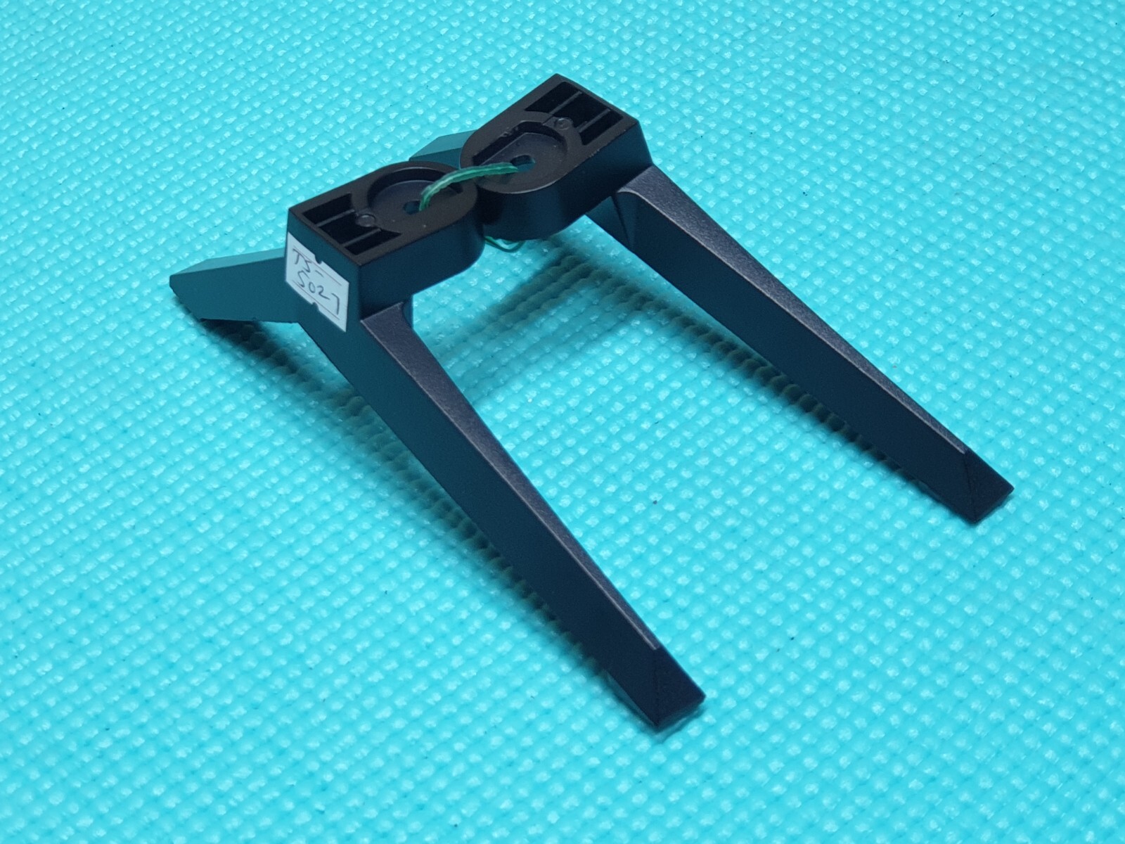 FEET STAND WITH SCREWS JVC LT-32C700 POLAROID P32FPA0119A P32FPA2031A LED TV BLK - Image 4