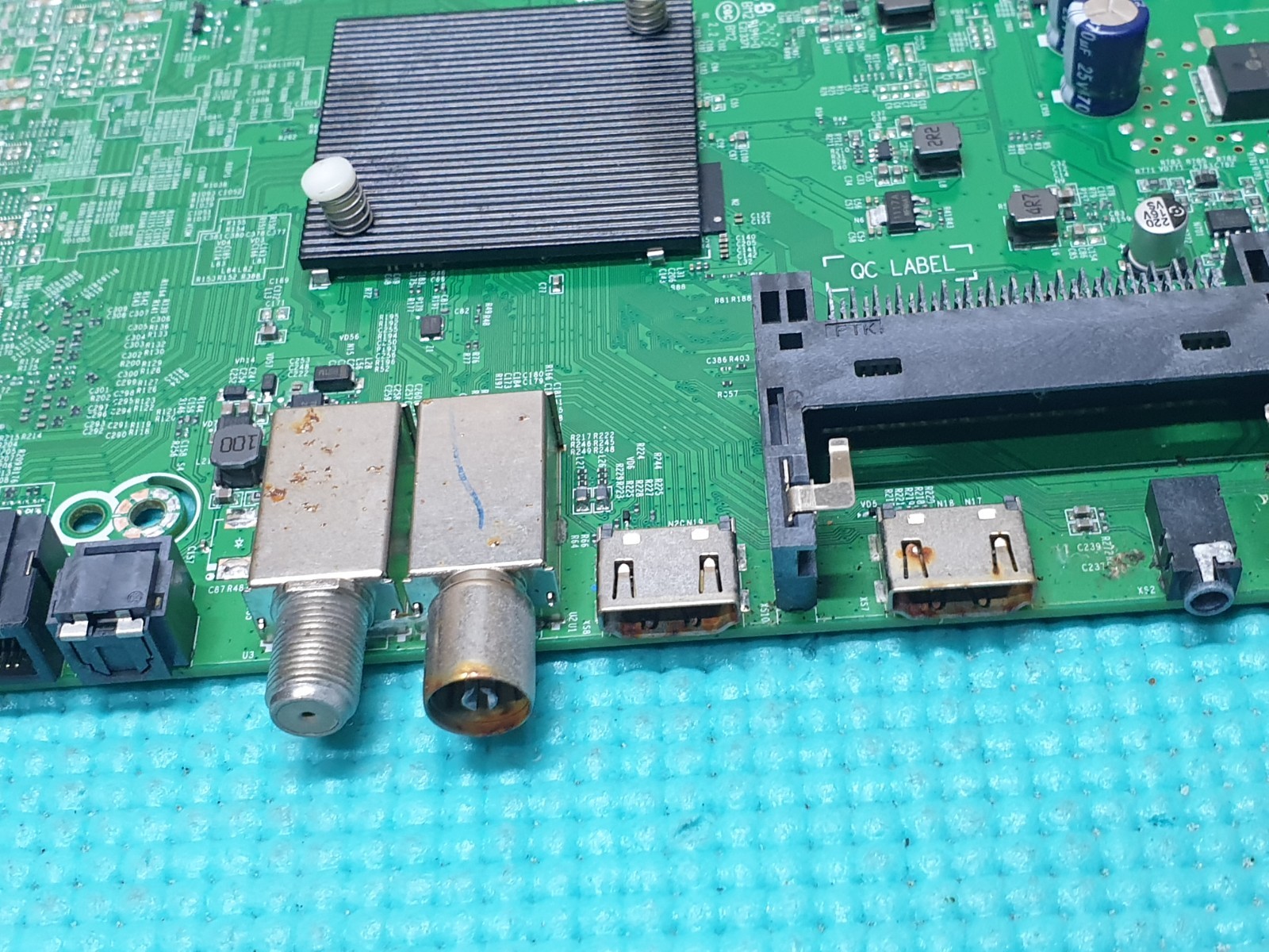 MAIN AV BOARD MB HISENSE 40E4KTUK LED TV RSAG7.820.13342/ROH SCREEN:V400HJB-P03 - Image 2