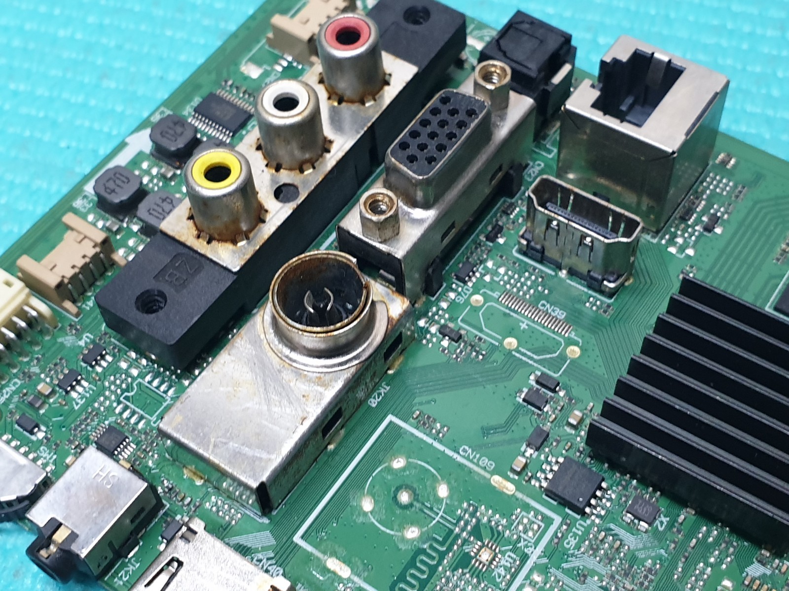 MAIN AV BOARD MB LUXOR LUX0132009/01 LED TV 17MB211S 23512467 SCREEN:T320XVN02.G - Image 4