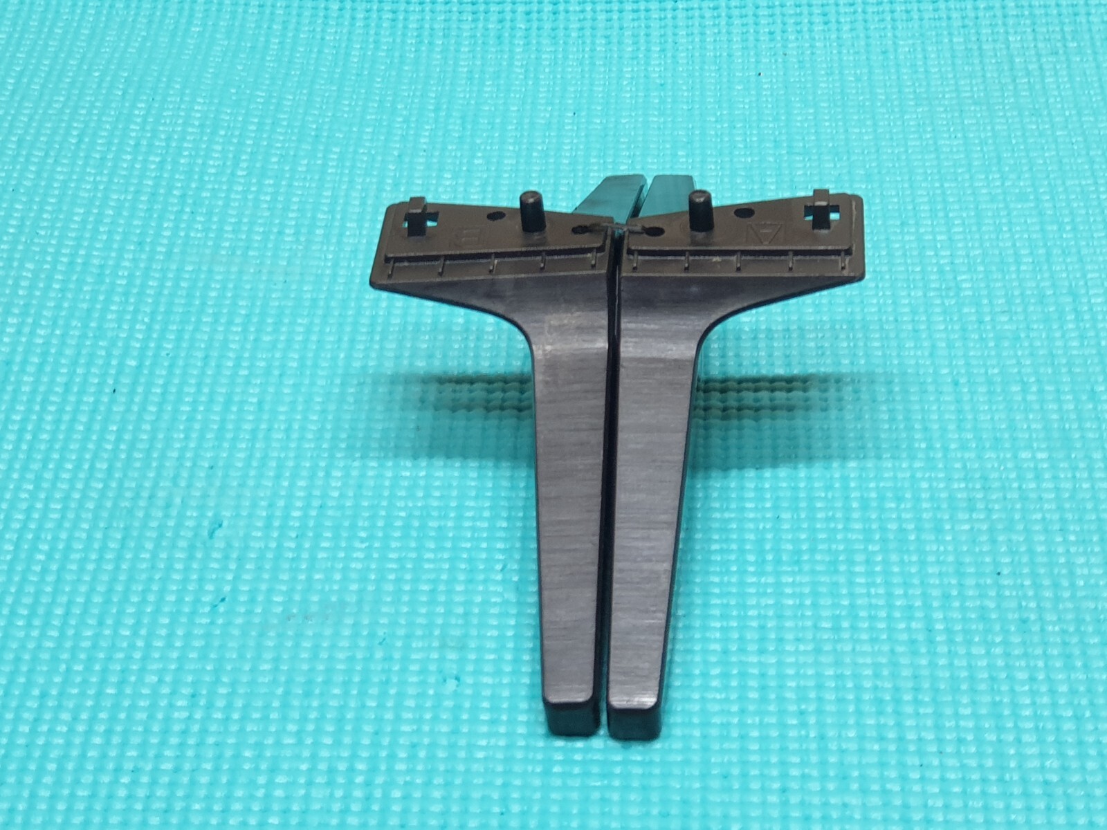 TABLETOP STAND BASE LEGS FOR LG 49LK5900 49UJ630 55UJ630 49UK6300 TV + SCREWS - Image 2