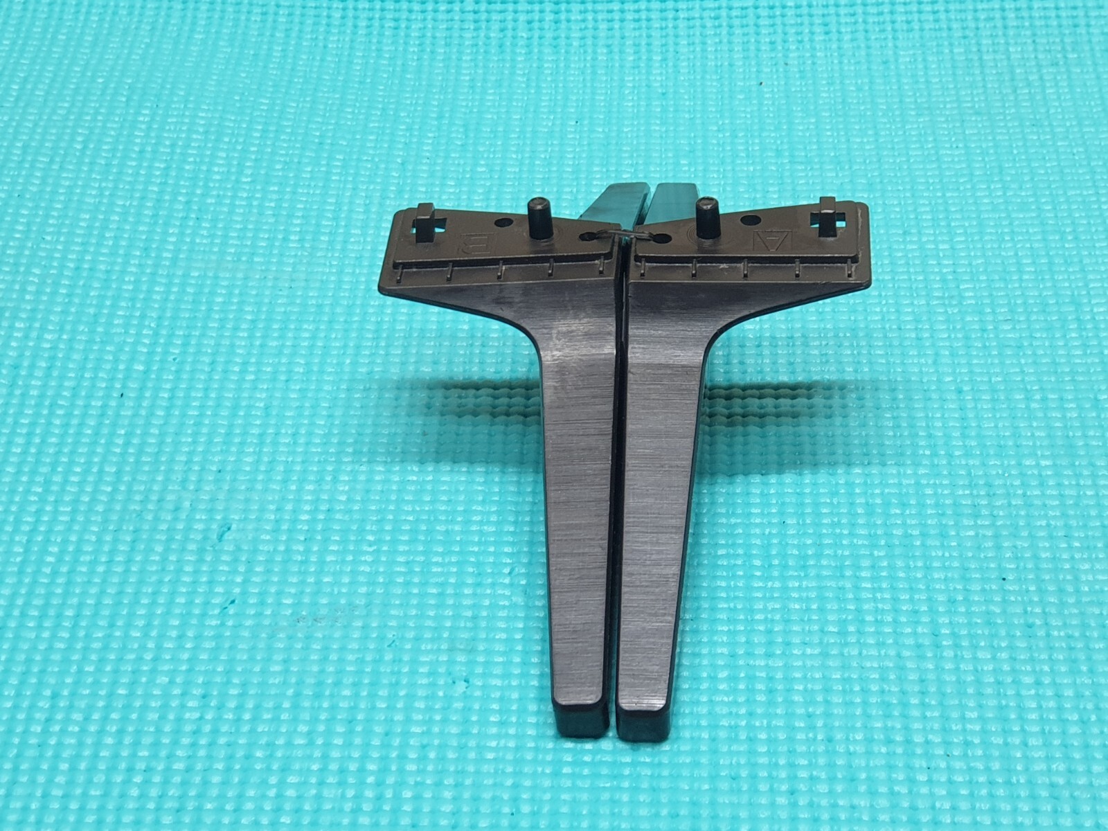 TABLETOP STAND BASE LEGS FOR LG 49LK5900 49UJ630 55UJ630 49UK6300 TV + SCREWS - Image 3