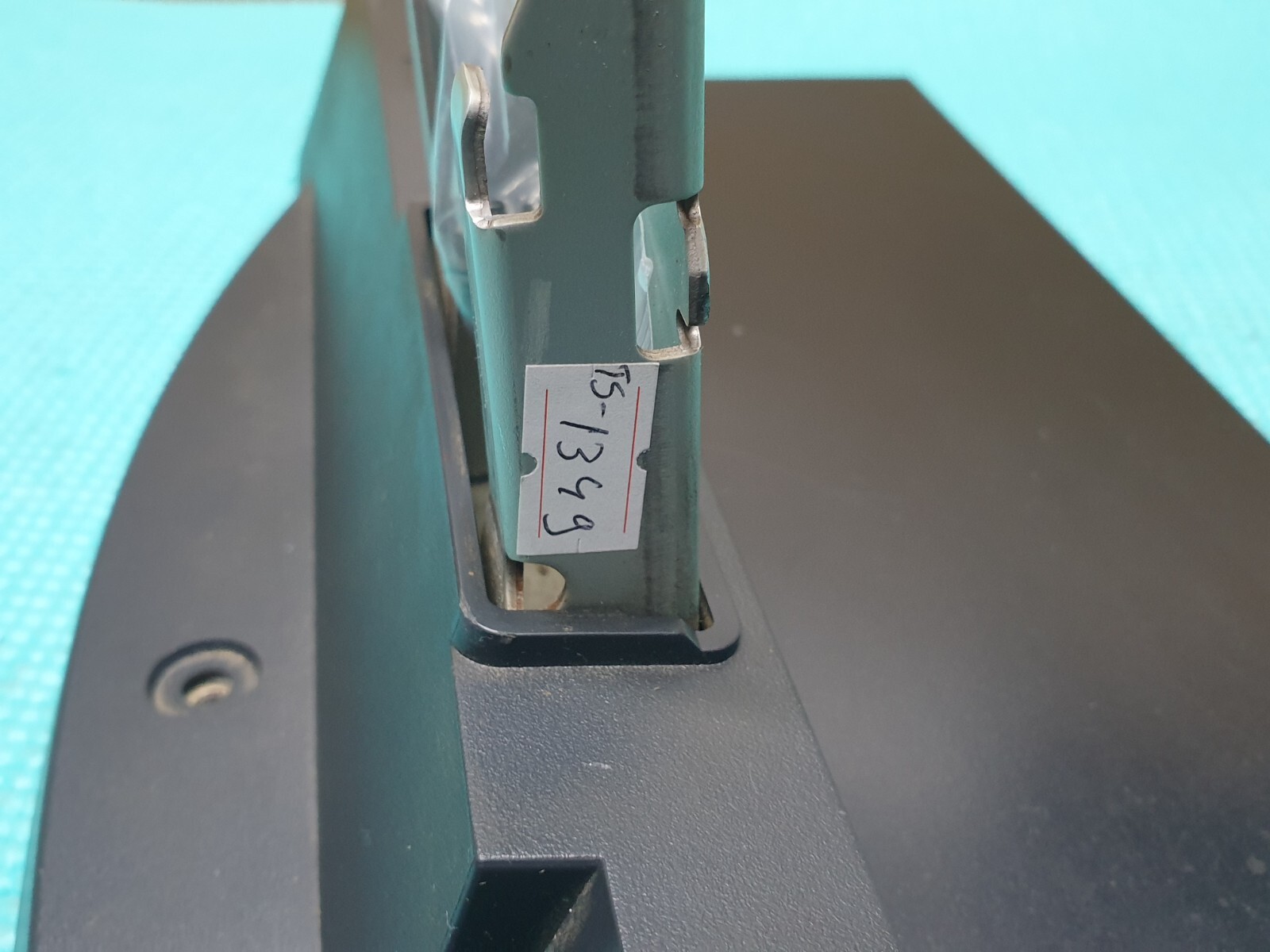 BASE STAND FOR KDL-32S3000 KDL-32D3000 KDL-26T2800 KDL-32U3000 LCD TV + SCREWS - Image 3