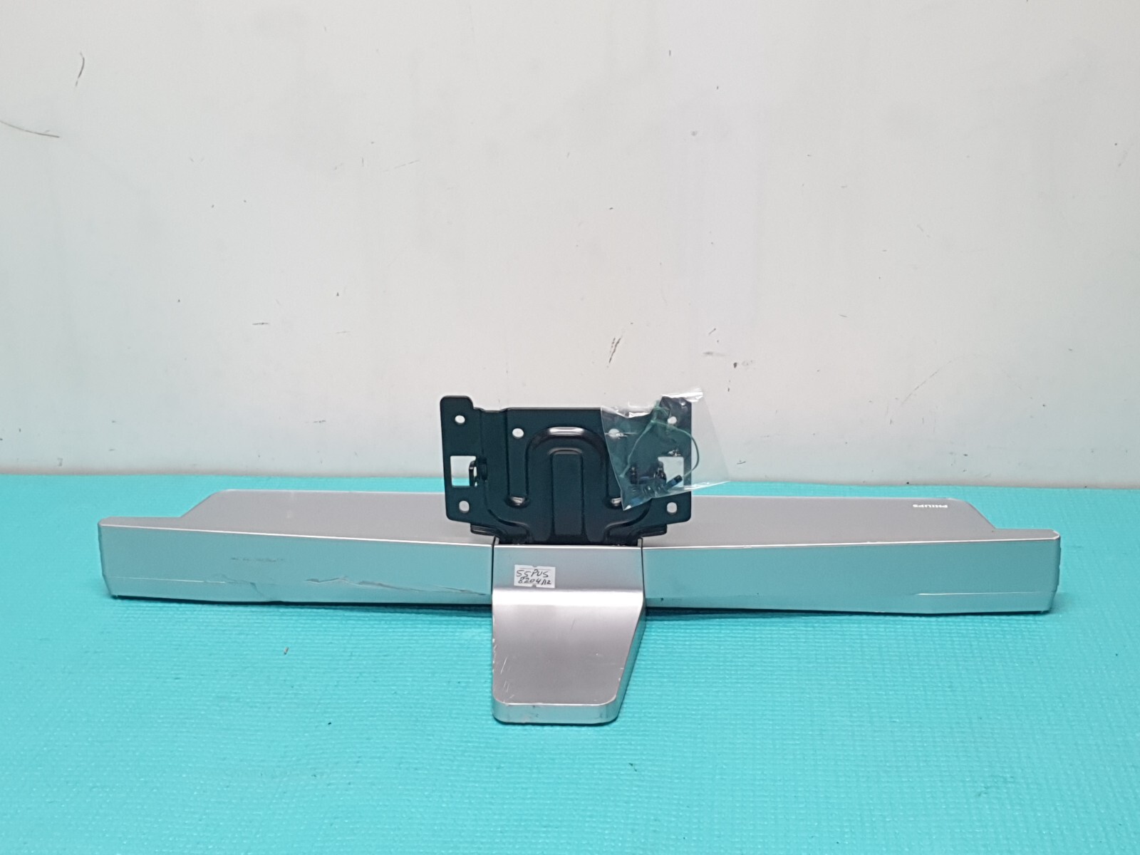 TABLETOP STAND BASE PHILIPS 50PUS8204/12 55PUS8204/12 65PUS8204/12 TV + SCREWS - Image 3