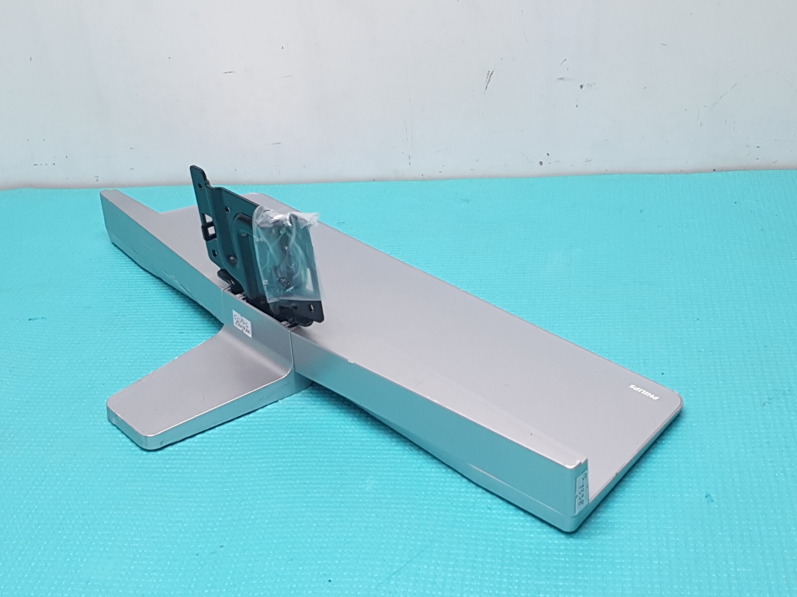 TABLETOP STAND BASE PHILIPS 50PUS8204/12 55PUS8204/12 65PUS8204/12 TV + SCREWS - Image 5