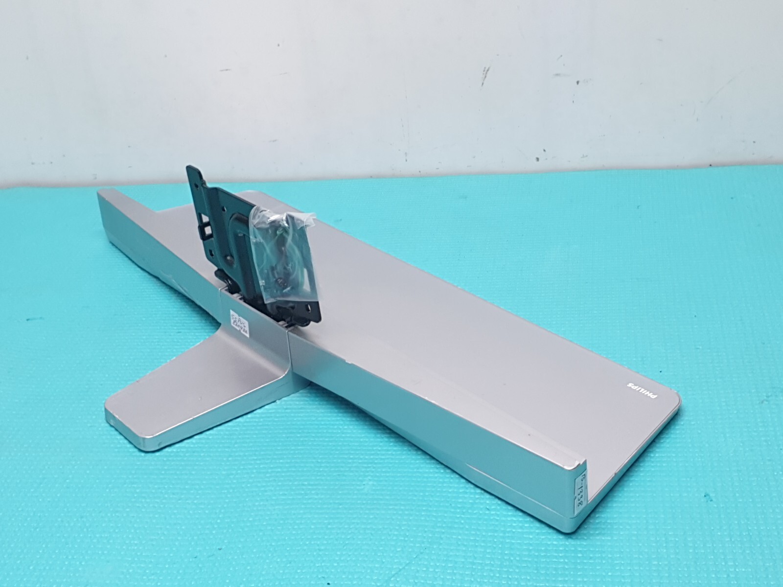 TABLETOP STAND BASE PHILIPS 50PUS8204/12 55PUS8204/12 65PUS8204/12 TV + SCREWS - Image 6