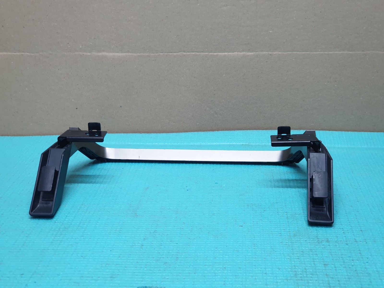 TABLETOP BASE STAND FOR SONY KDL-32WE613 KDL-32WE615 KDL-32RE403 TV + SCREWS - Image 2