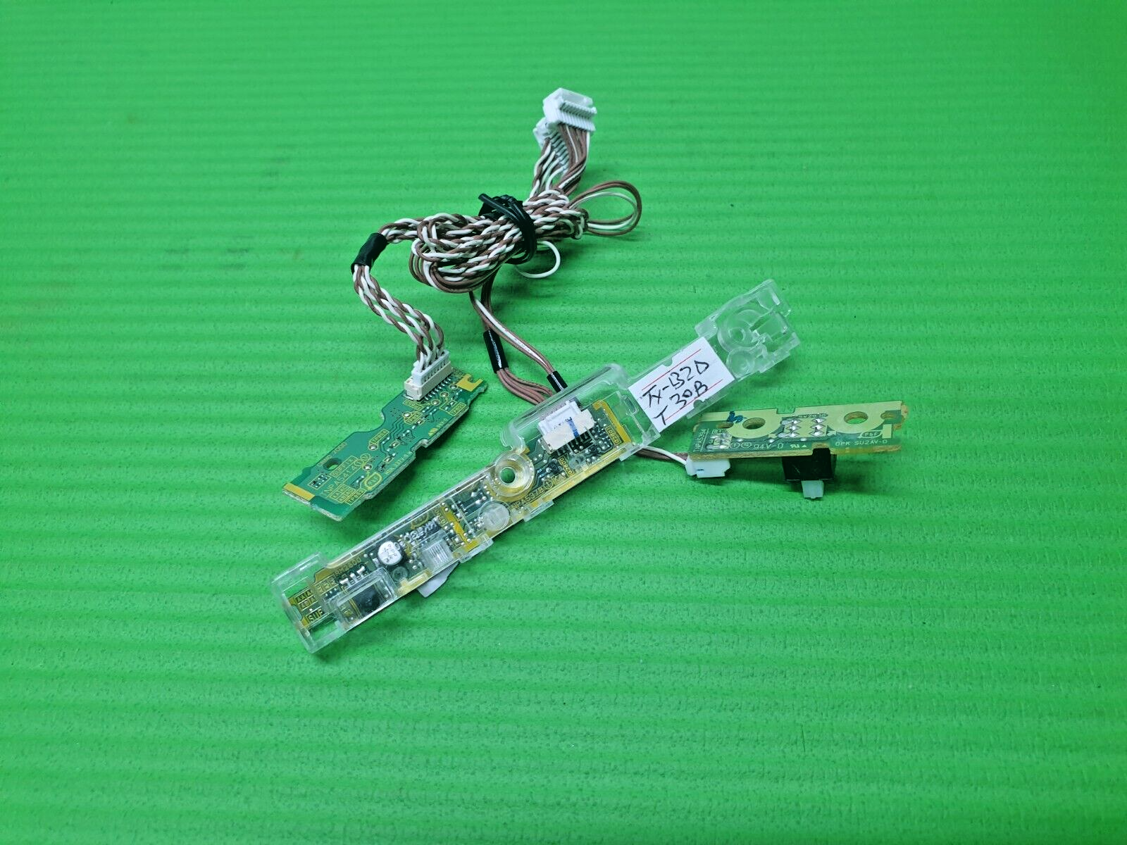 IR REMOTE CONTROL SENSOR UNIT + POWER BUTTON PANASONIC TX-L32DT30B TV TXNKA1MCUH - Image 2