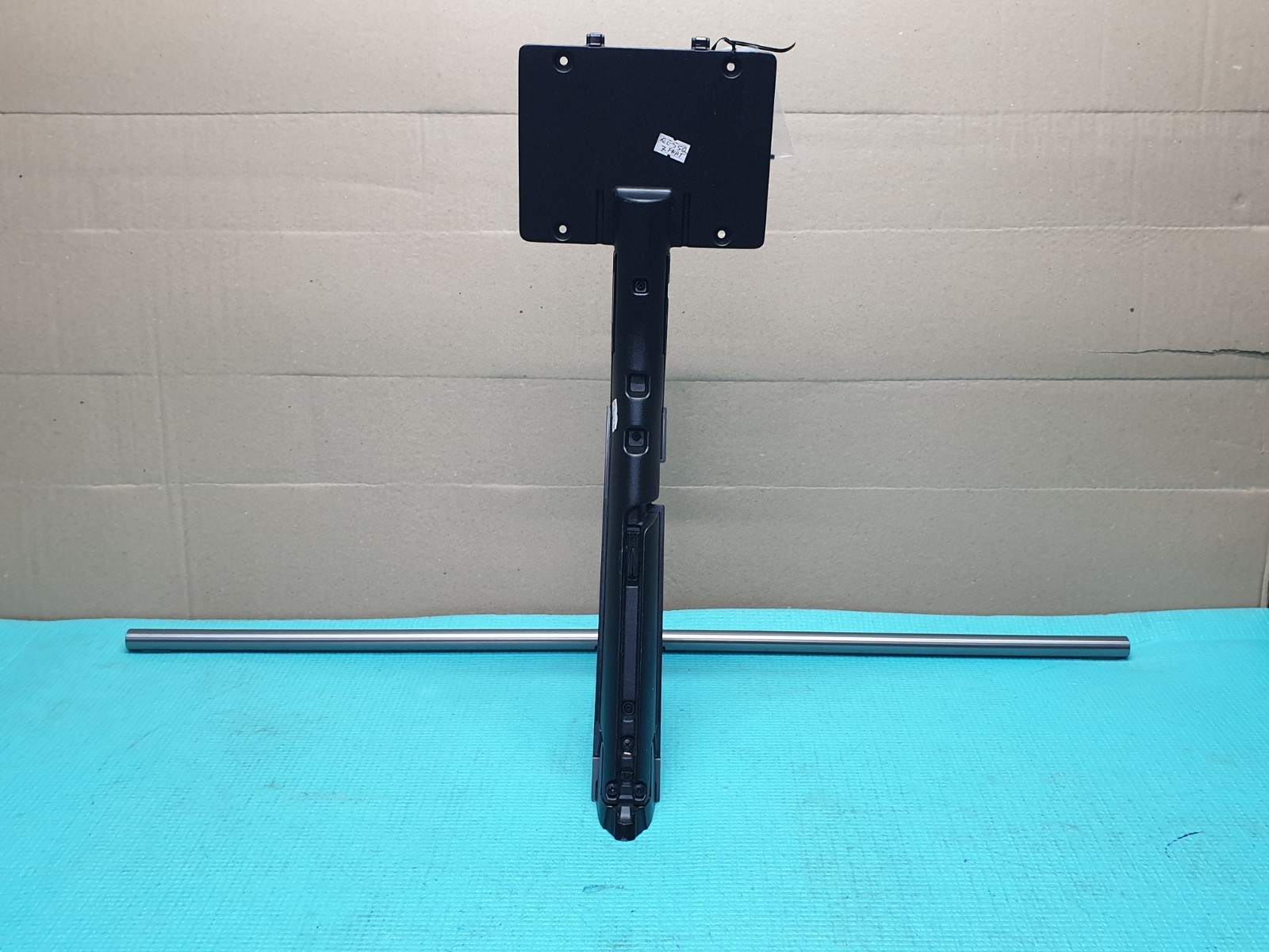 ORIGINAL TABLETOP BASE STAND SAMSUNG QE55Q7FAMT QE65Q7 TV + SCREWS BN61-14490X - Image 2