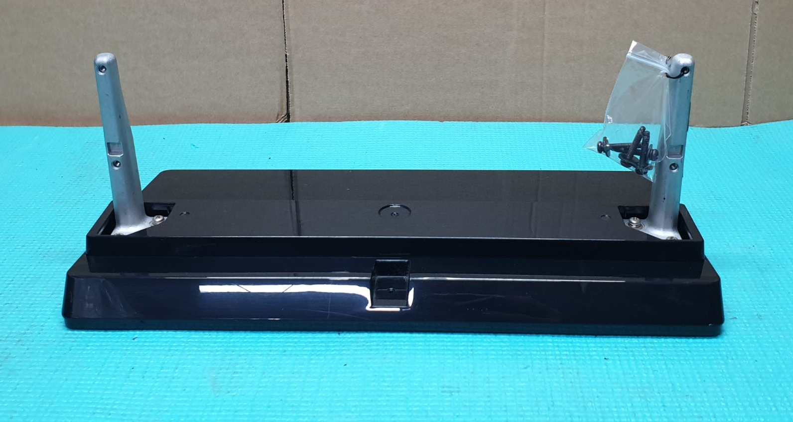 BASE STAND TX-P42G10B TX-P42G30B TX-P42S30B TX-P42X10B TX-P50X50B TV + SCREWS - Image 2