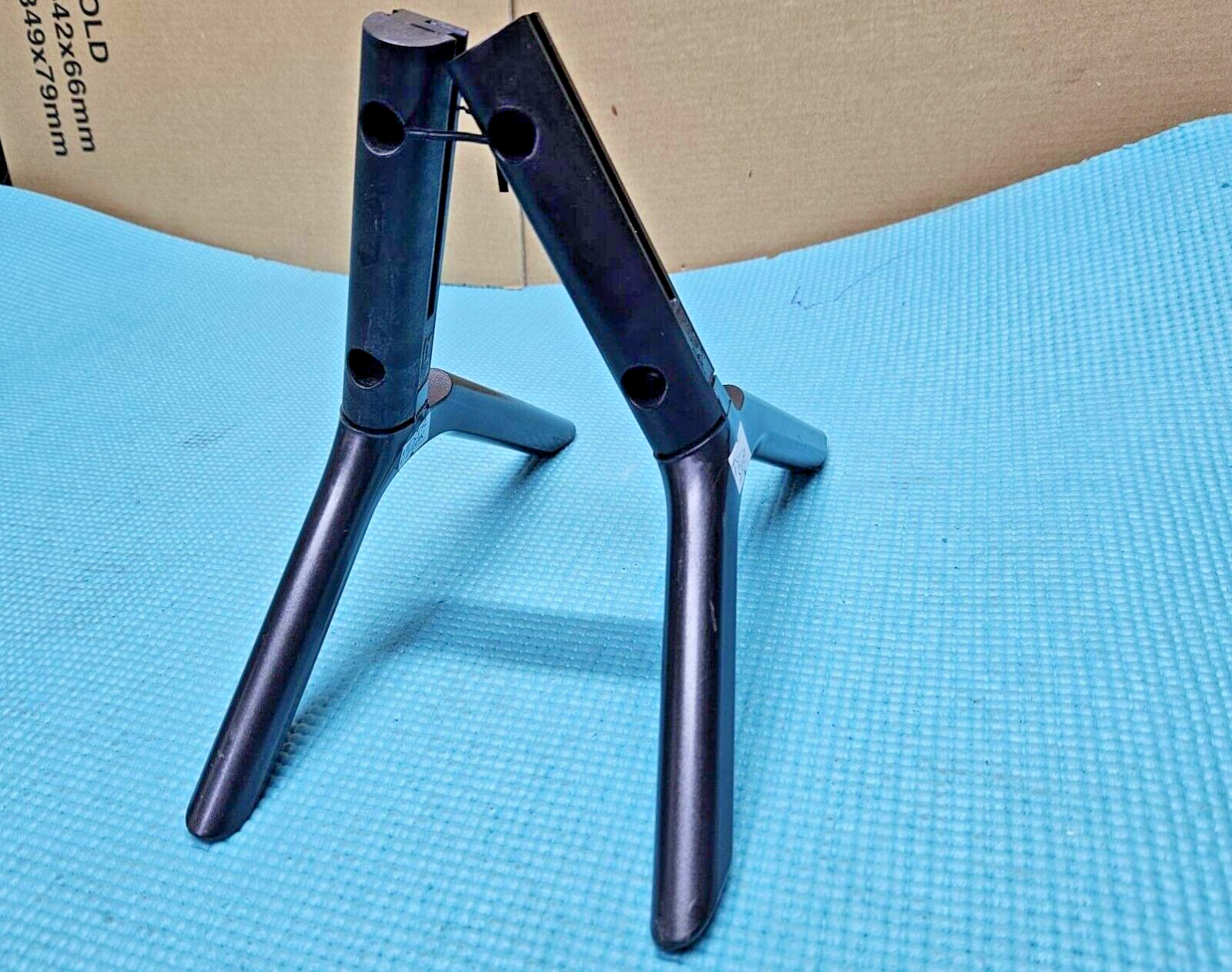 TABLETOP STAND BASE LEGS FOR SAMSUNG UE50NU7020K UE55NU7020K UE49NU7100K LED TV - Image 3