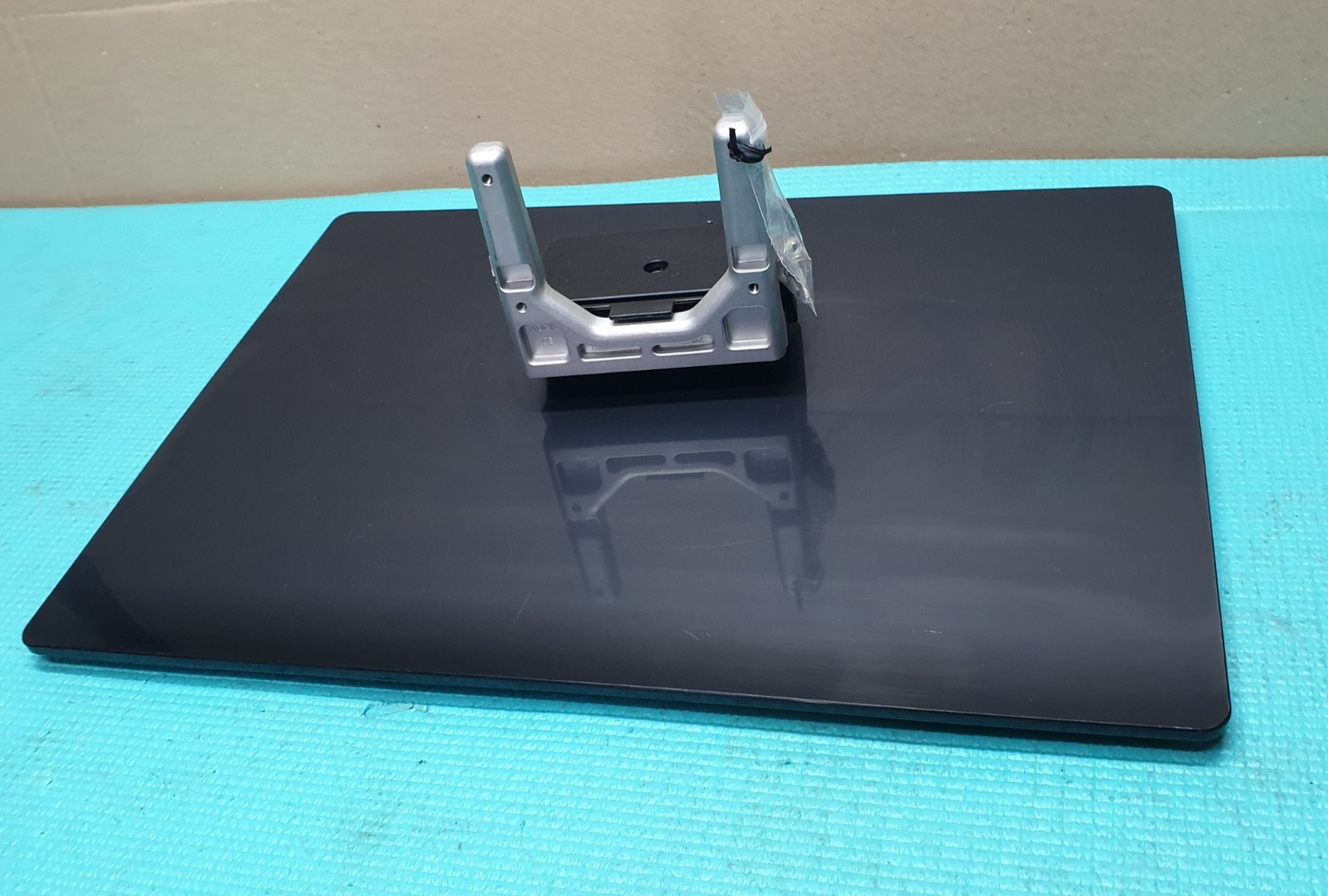 BASE STAND PANASONIC TX-P50V20B TX-P50U30B TX-P42UT30B TX-P50V30 TV + SCREWS - Image 2